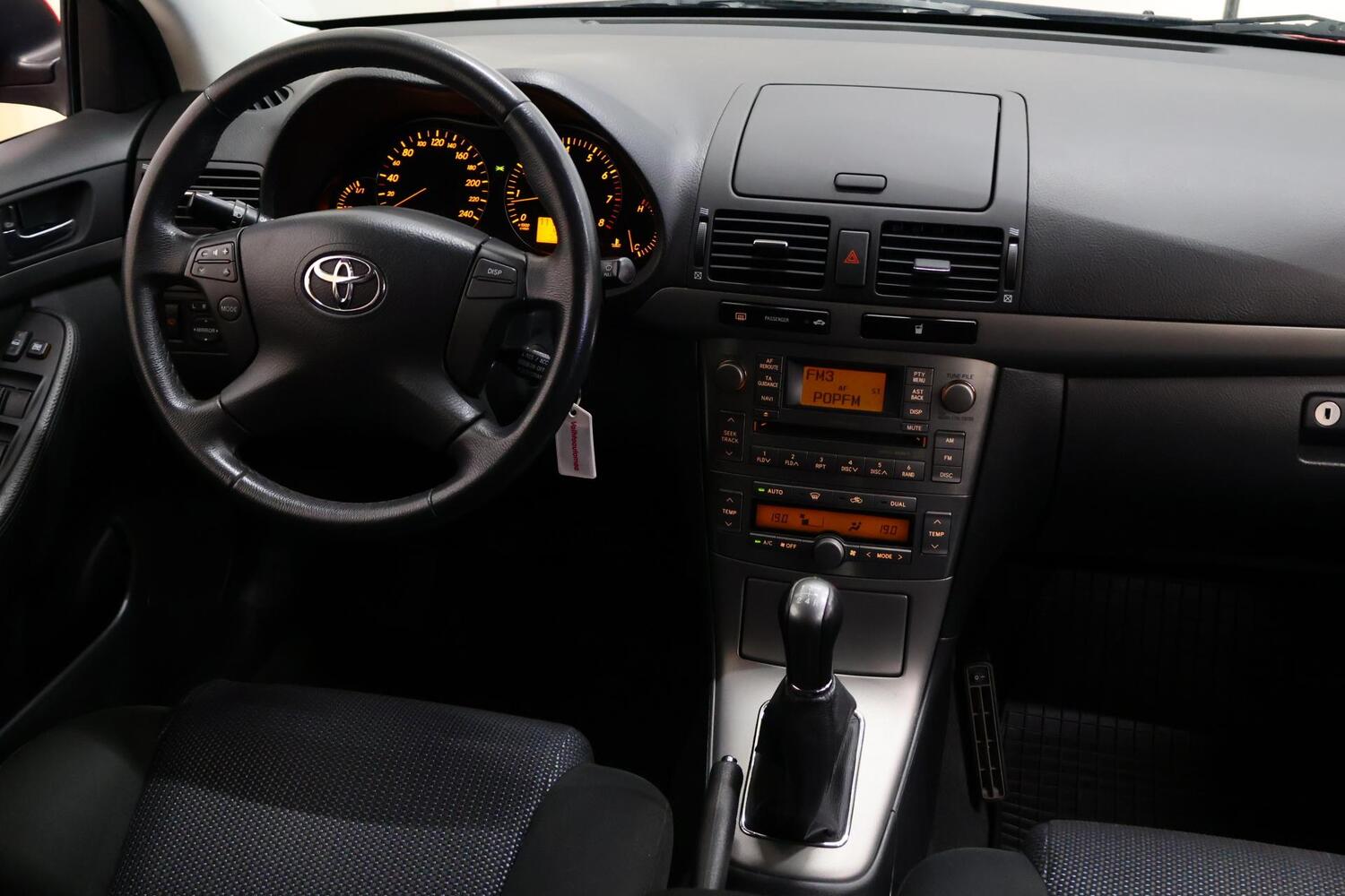 Toyota Avensis vaihtoauto