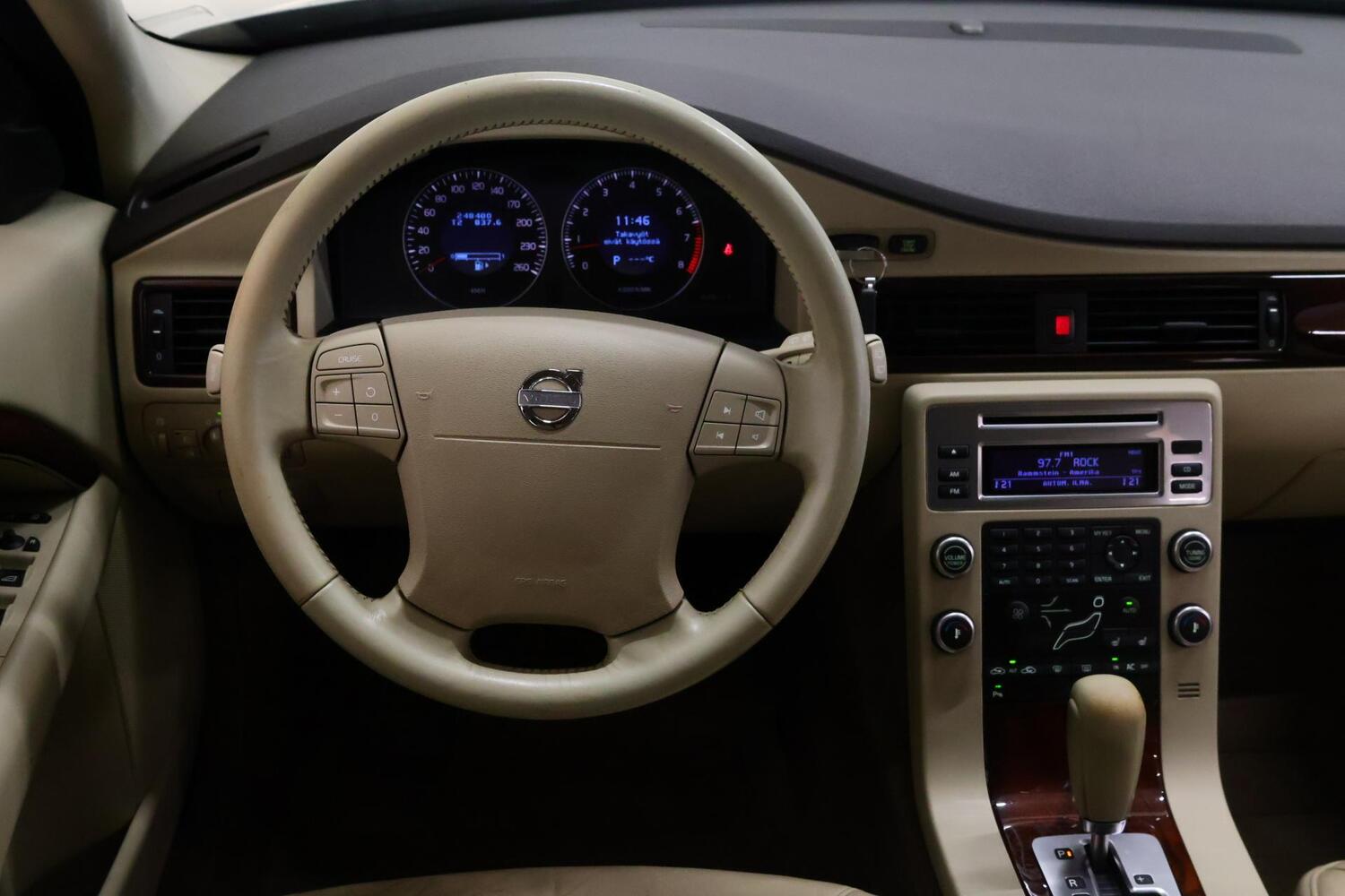 Volvo V70 vaihtoauto