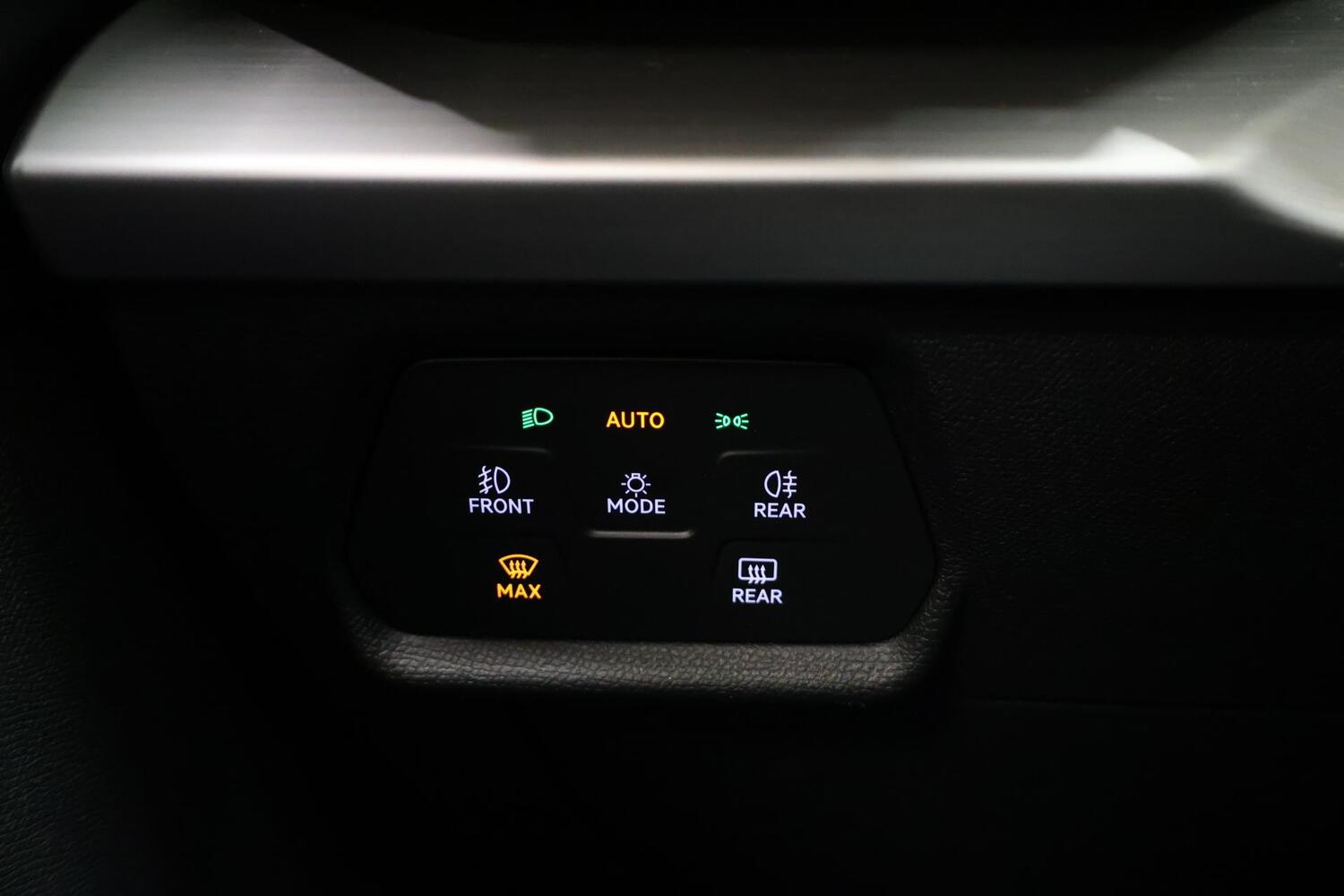 SEAT Leon Sportstourer vaihtoauto