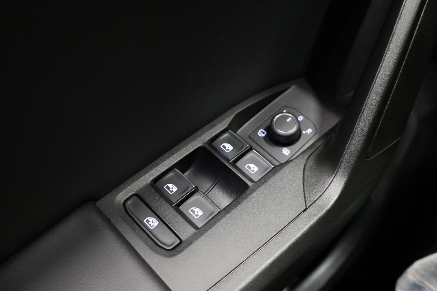 SEAT Leon Sportstourer vaihtoauto