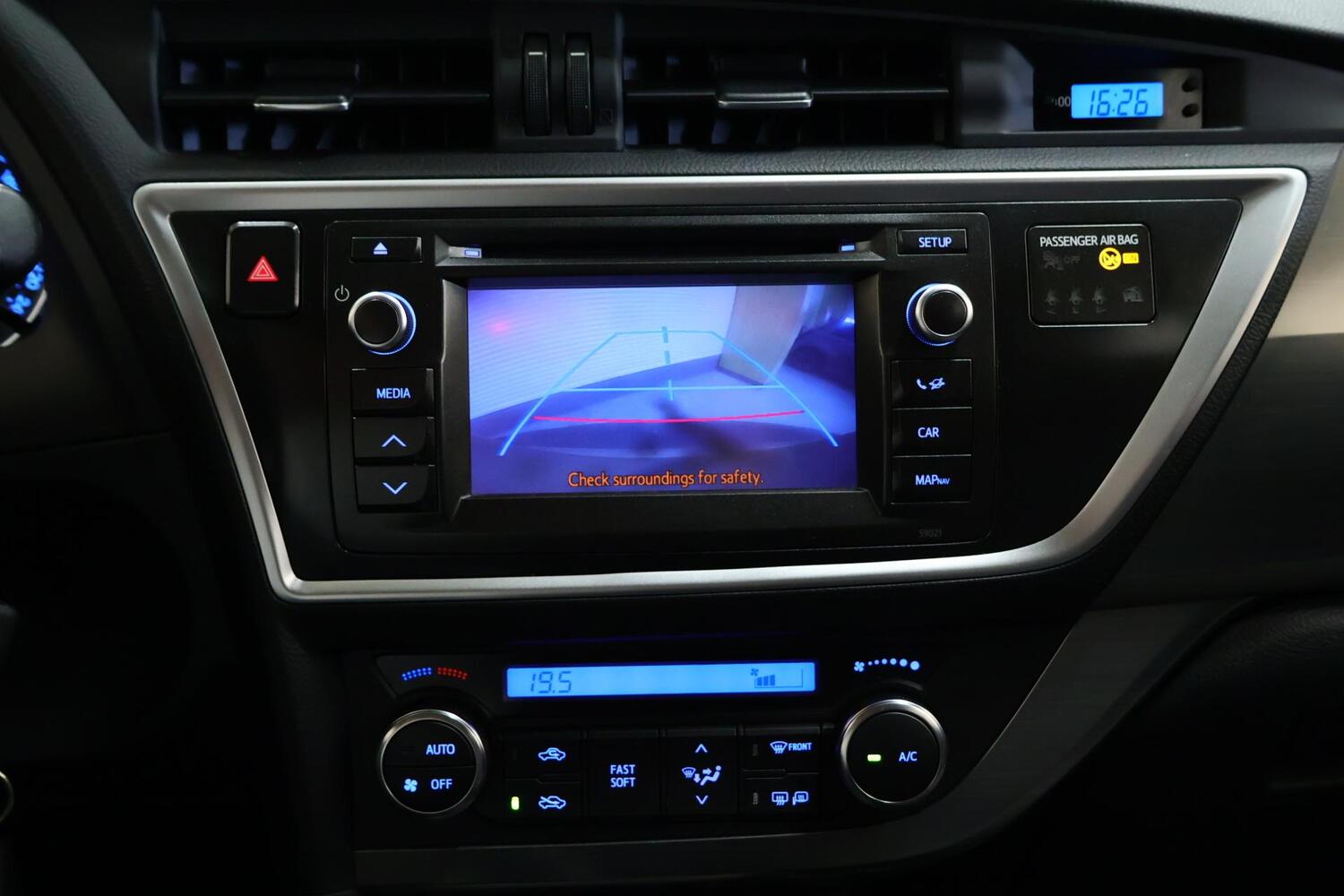Toyota Auris vaihtoauto
