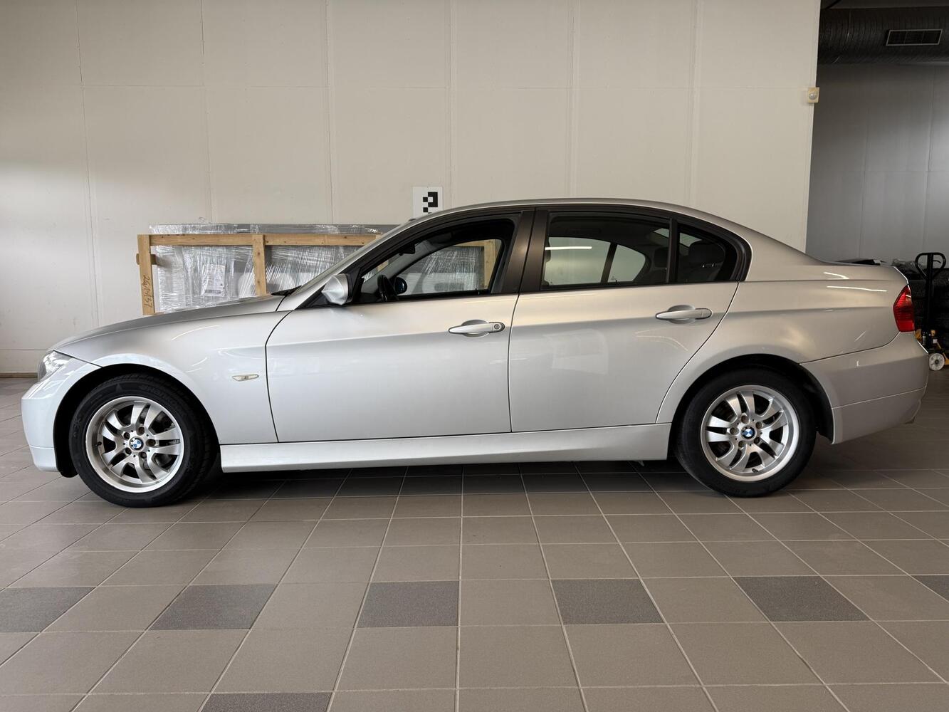 BMW 318 vaihtoauto