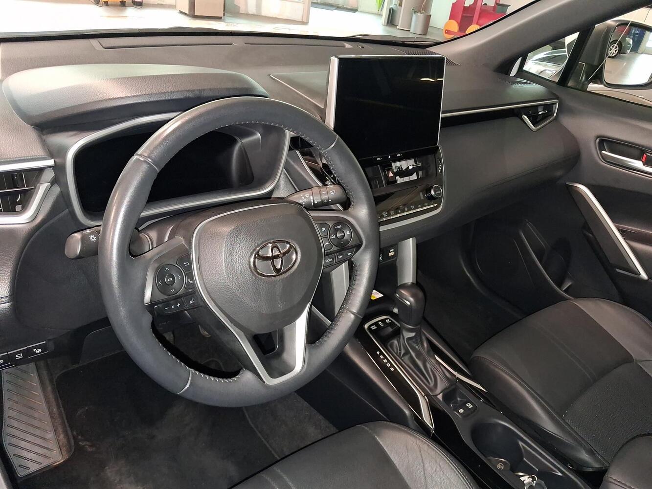 Toyota Corolla Cross vaihtoauto