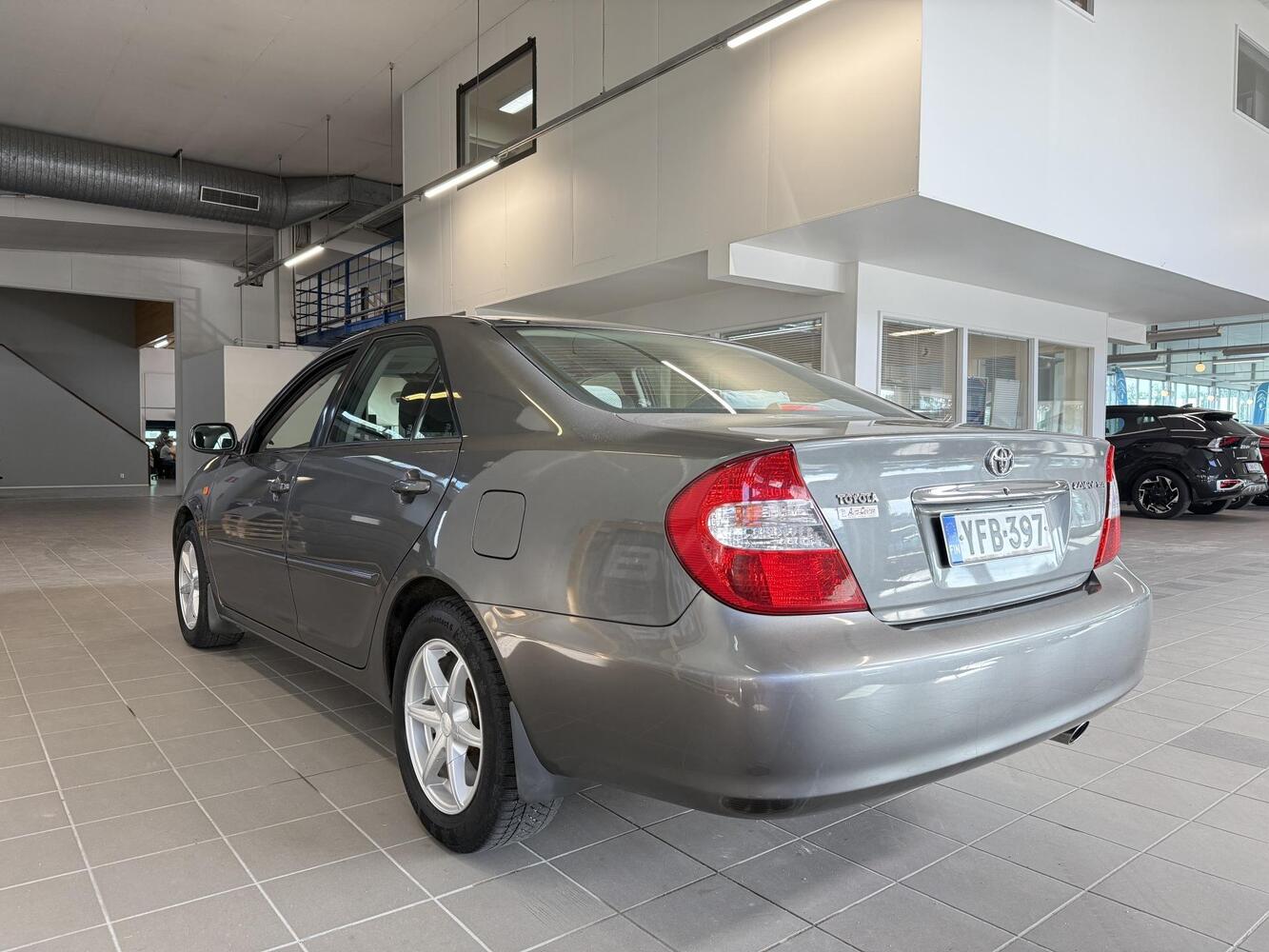 Toyota Camry vaihtoauto