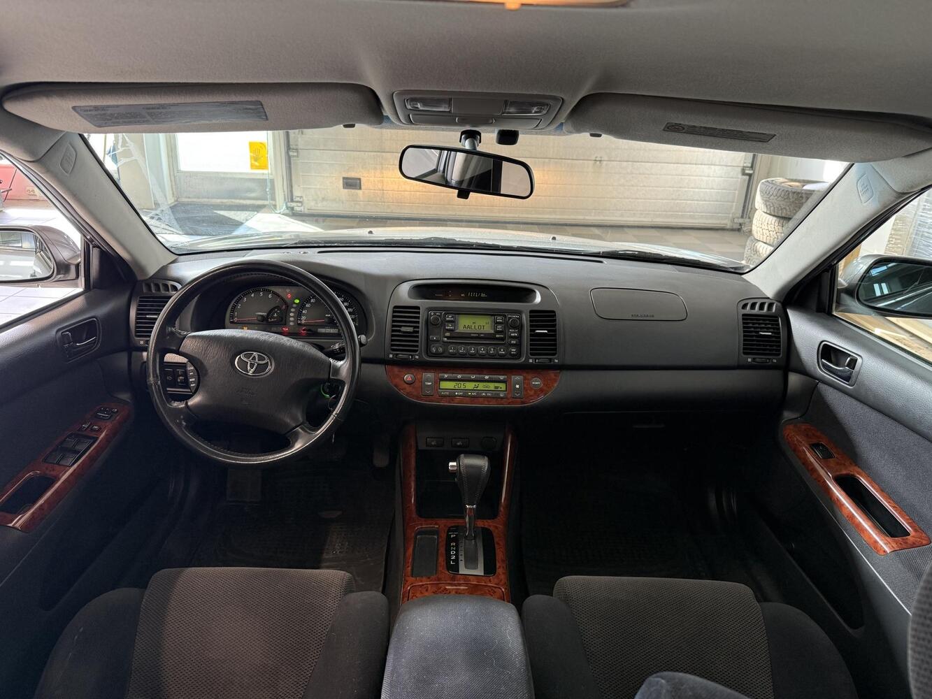 Toyota Camry vaihtoauto