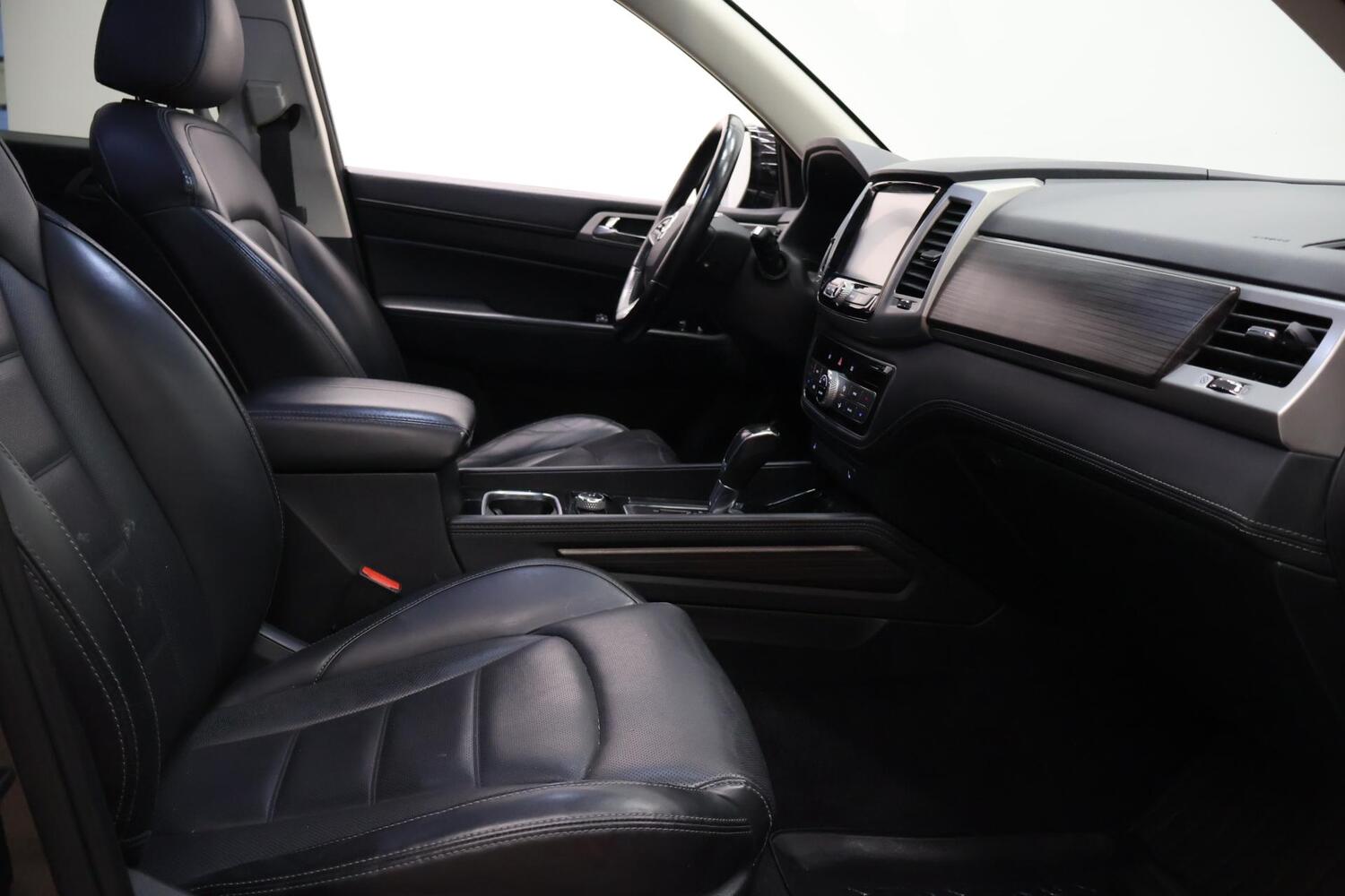 SsangYong Rexton vaihtoauto