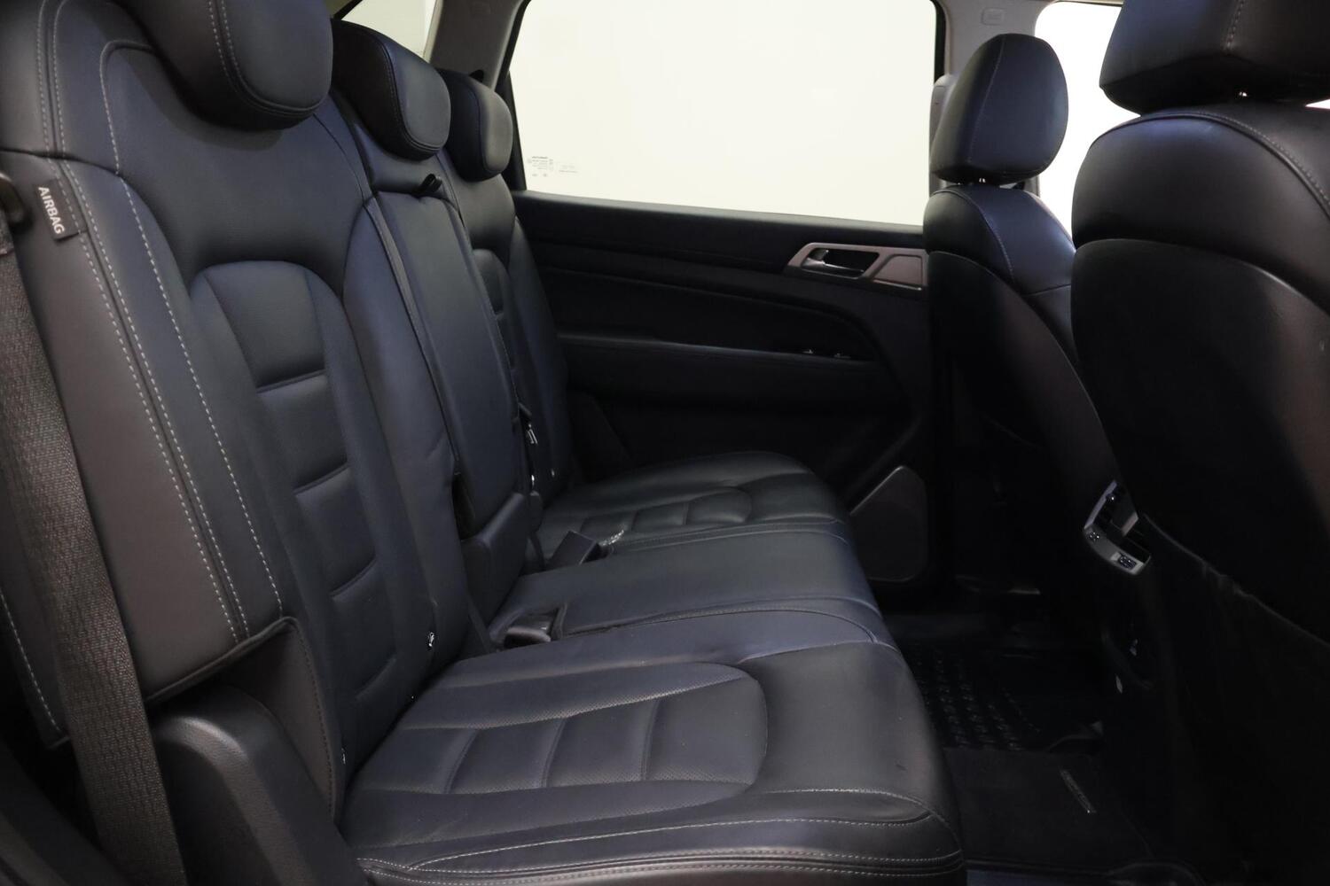 SsangYong Rexton vaihtoauto