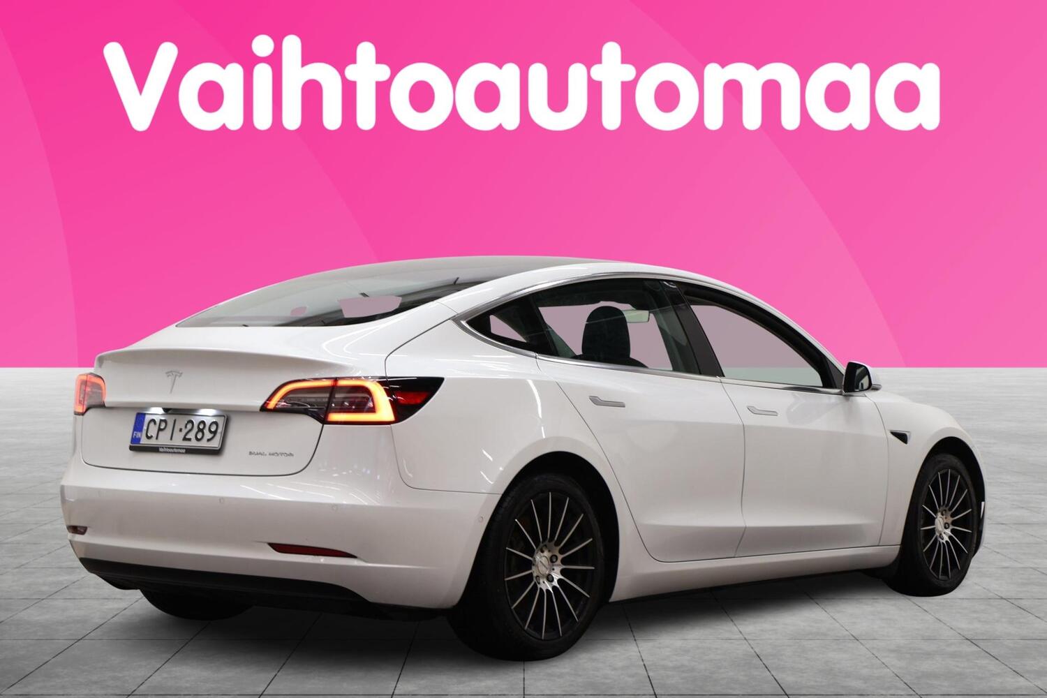 Tesla Model 3 vaihtoauto