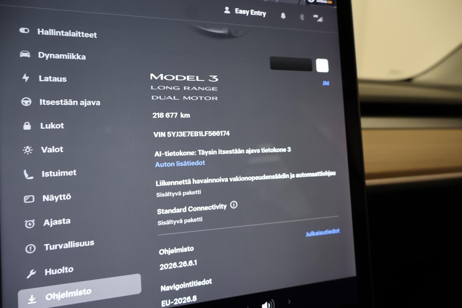 Tesla Model 3 vaihtoauto