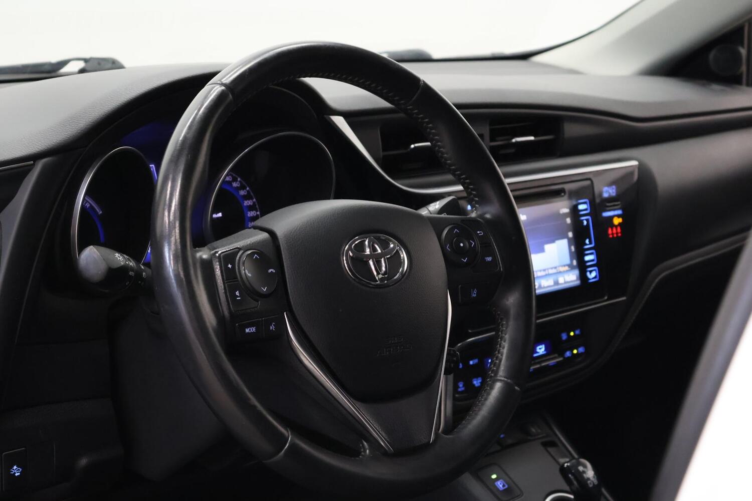 Toyota Auris vaihtoauto