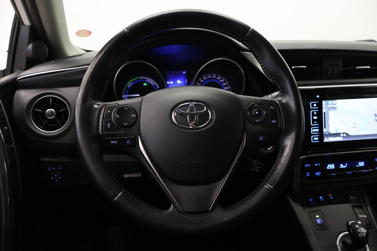 Toyota Auris vaihtoauto