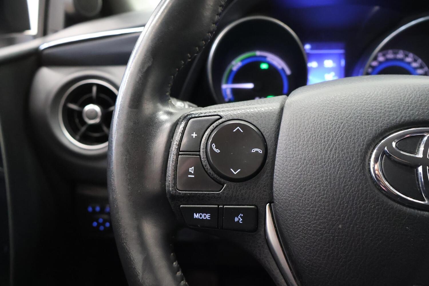 Toyota Auris vaihtoauto