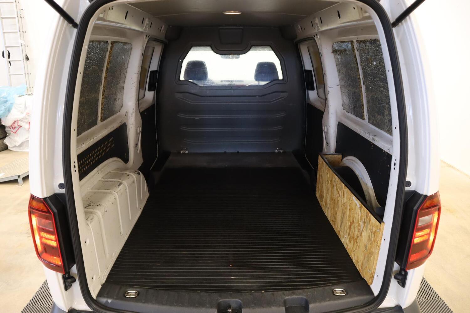 Volkswagen Caddy Maxi vaihtoauto