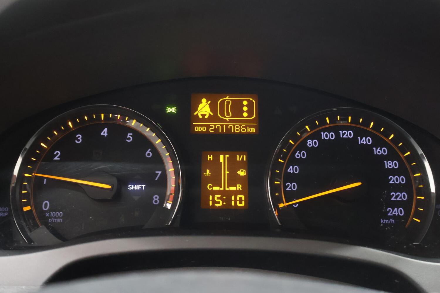 Toyota Avensis vaihtoauto