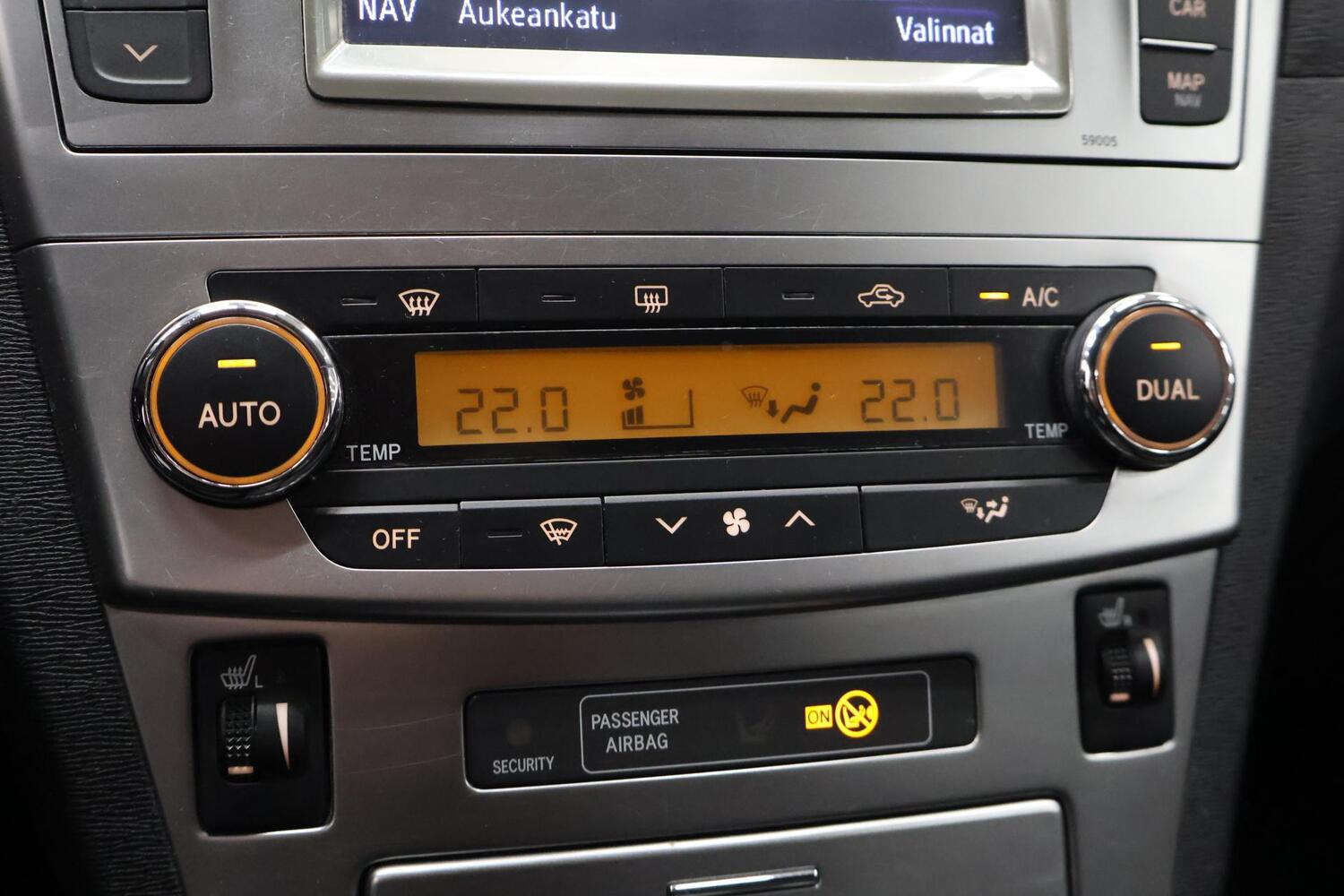 Toyota Avensis vaihtoauto