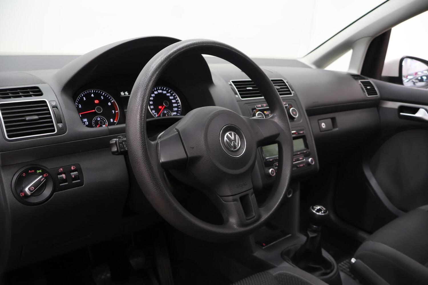 Volkswagen Touran vaihtoauto