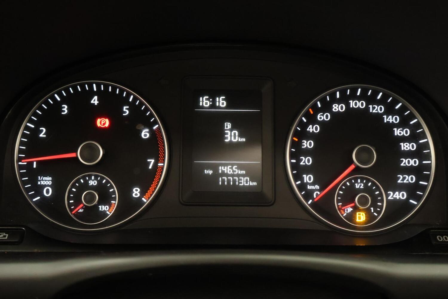 Volkswagen Touran vaihtoauto