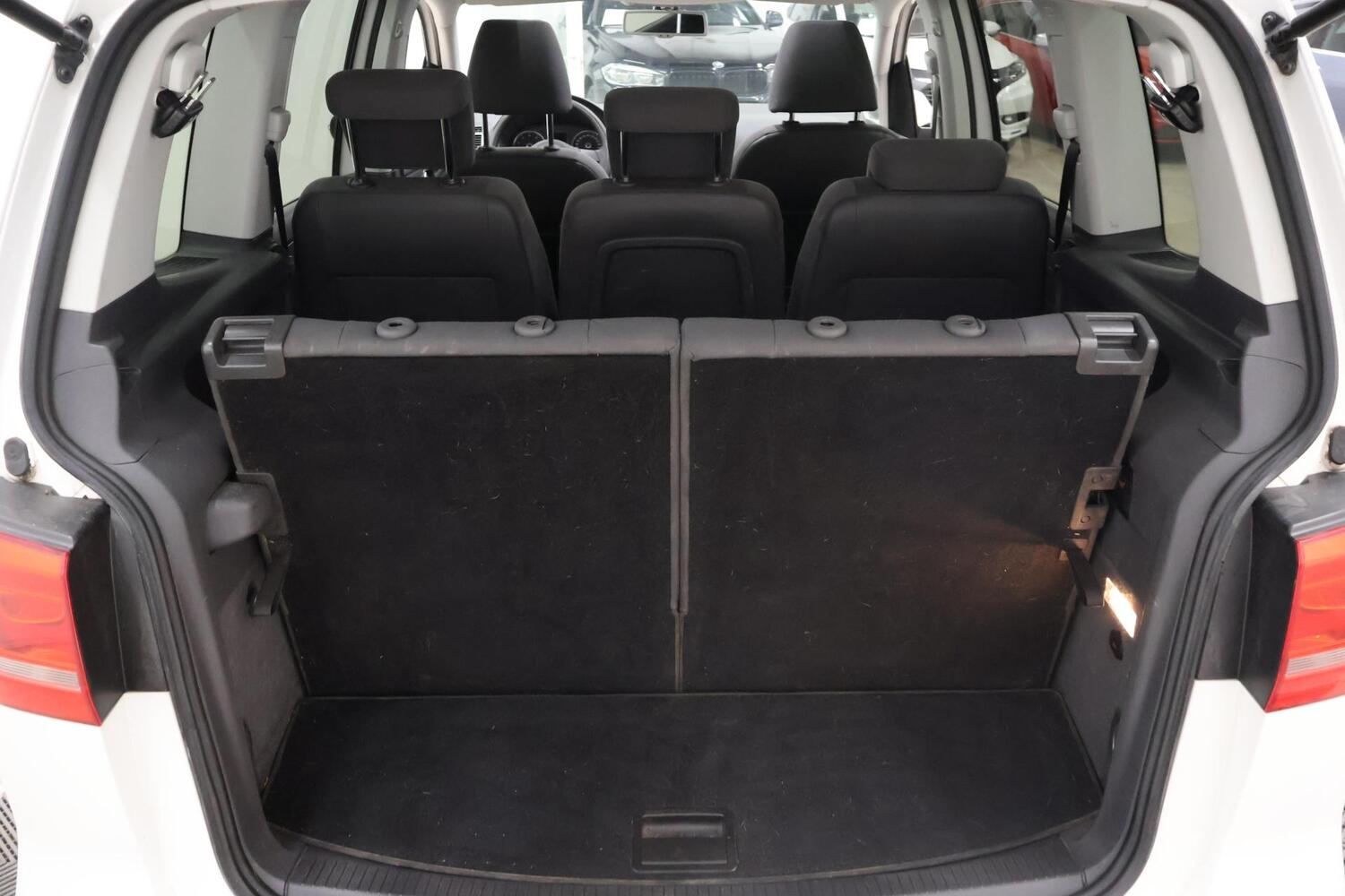 Volkswagen Touran vaihtoauto