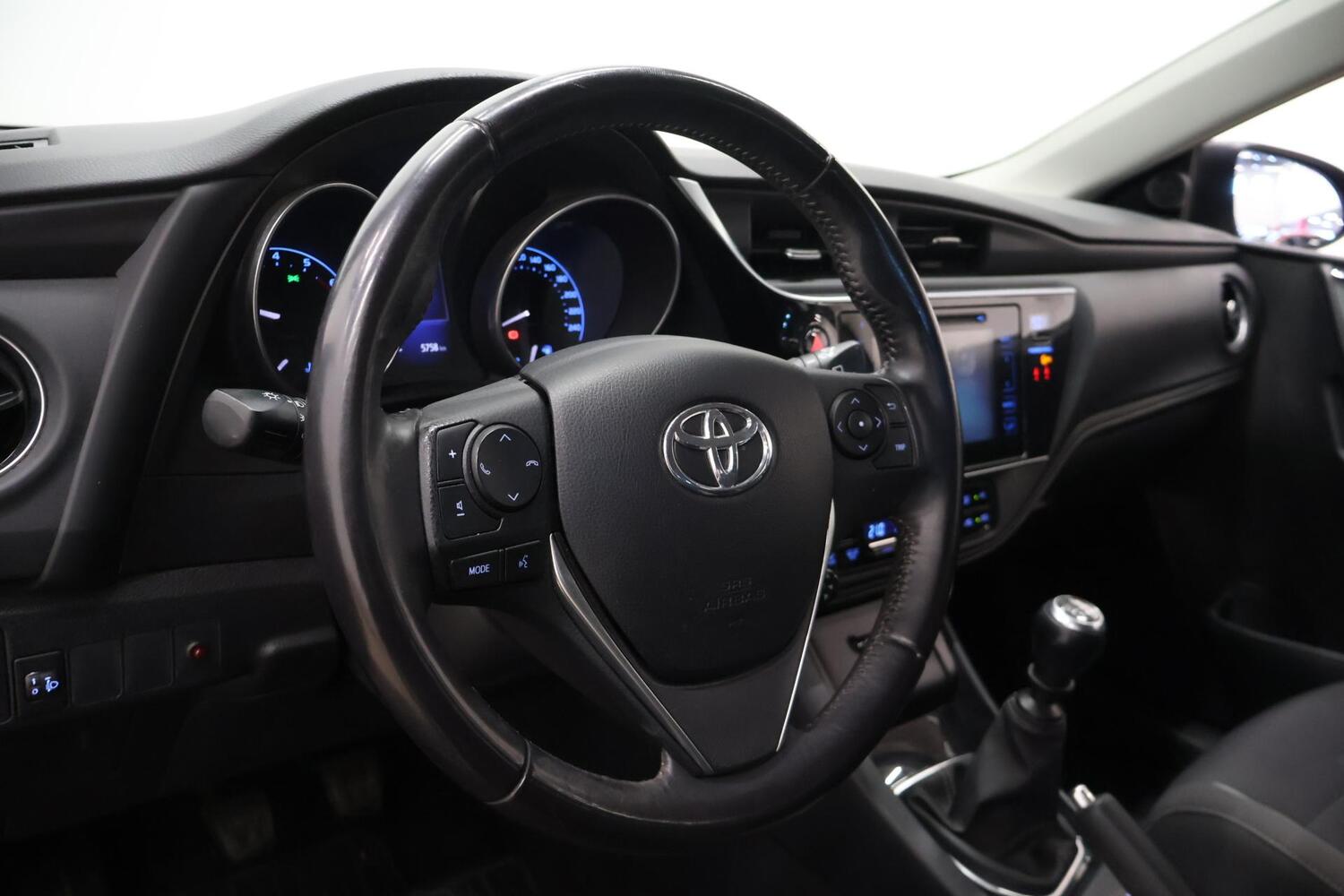 Toyota Auris vaihtoauto