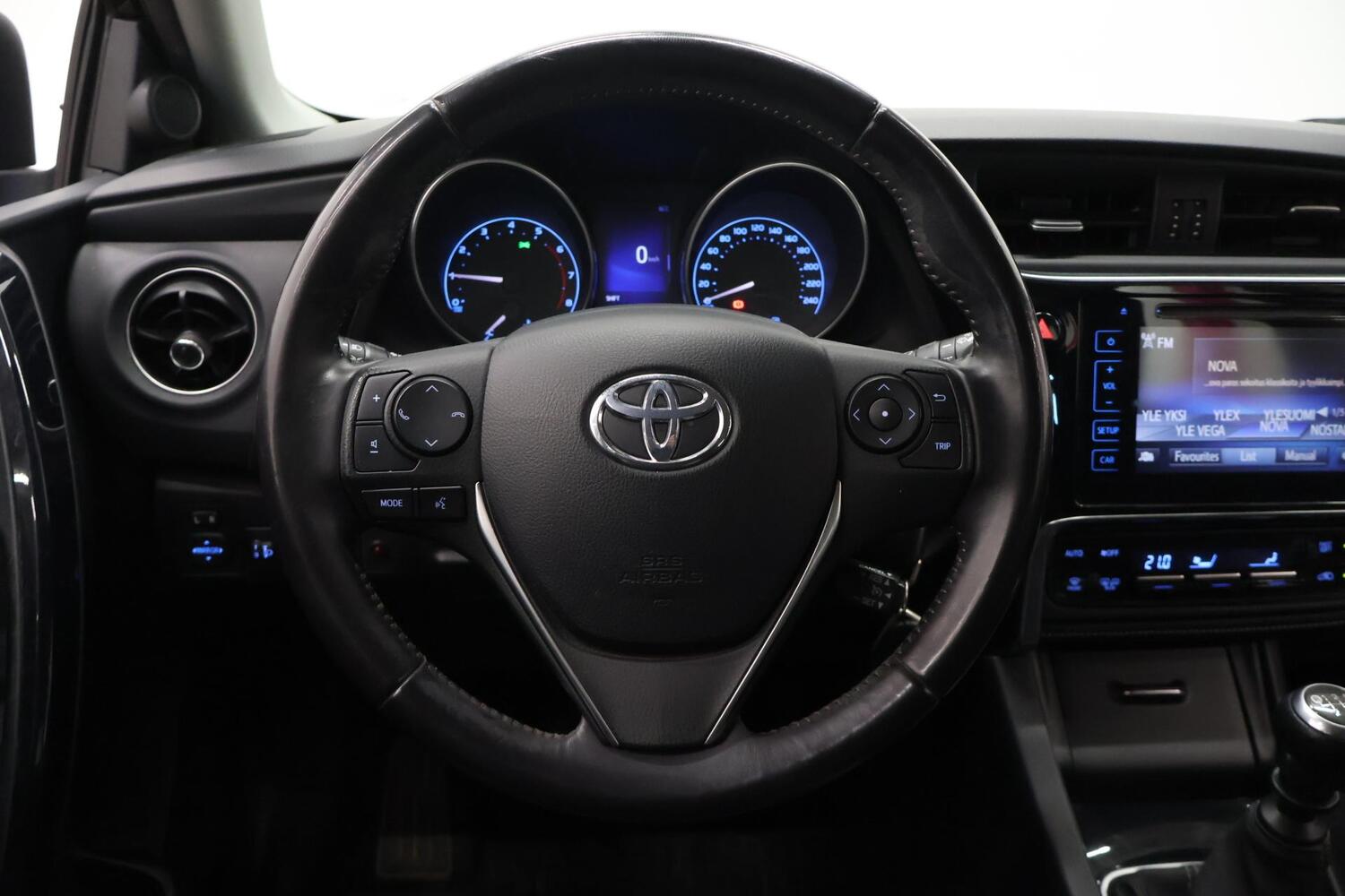 Toyota Auris vaihtoauto