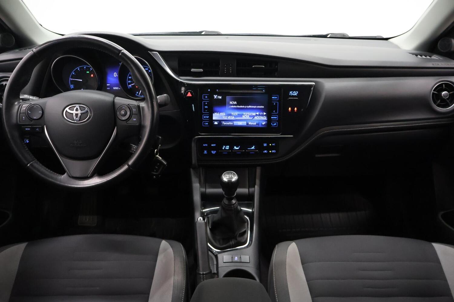 Toyota Auris vaihtoauto