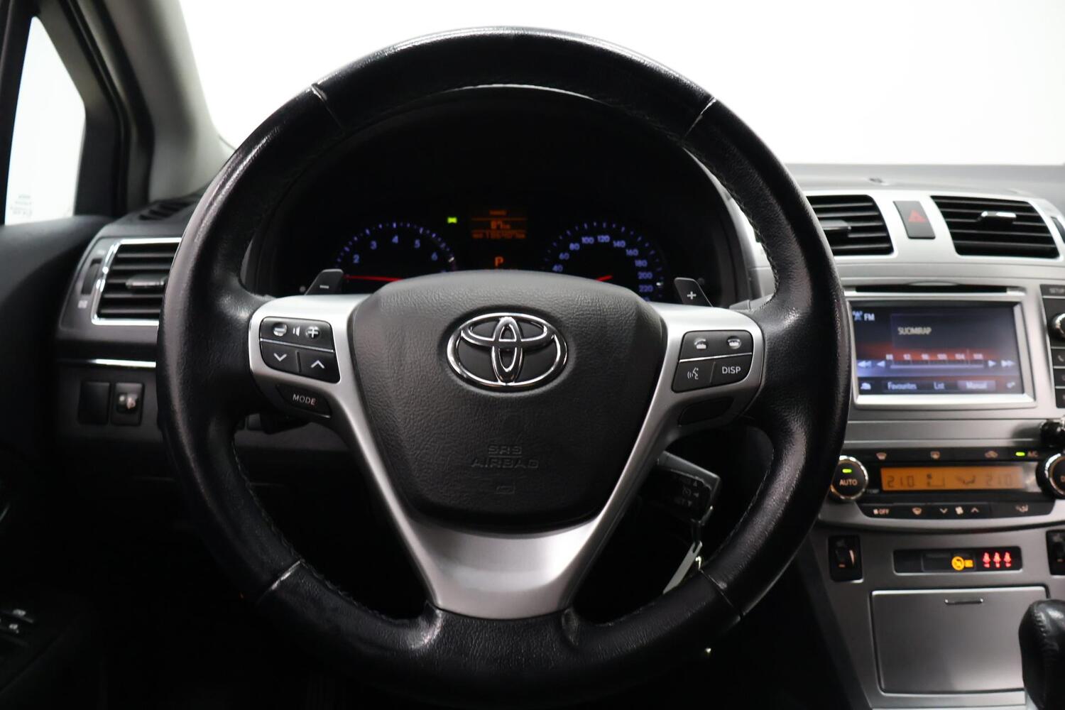 Toyota Avensis vaihtoauto