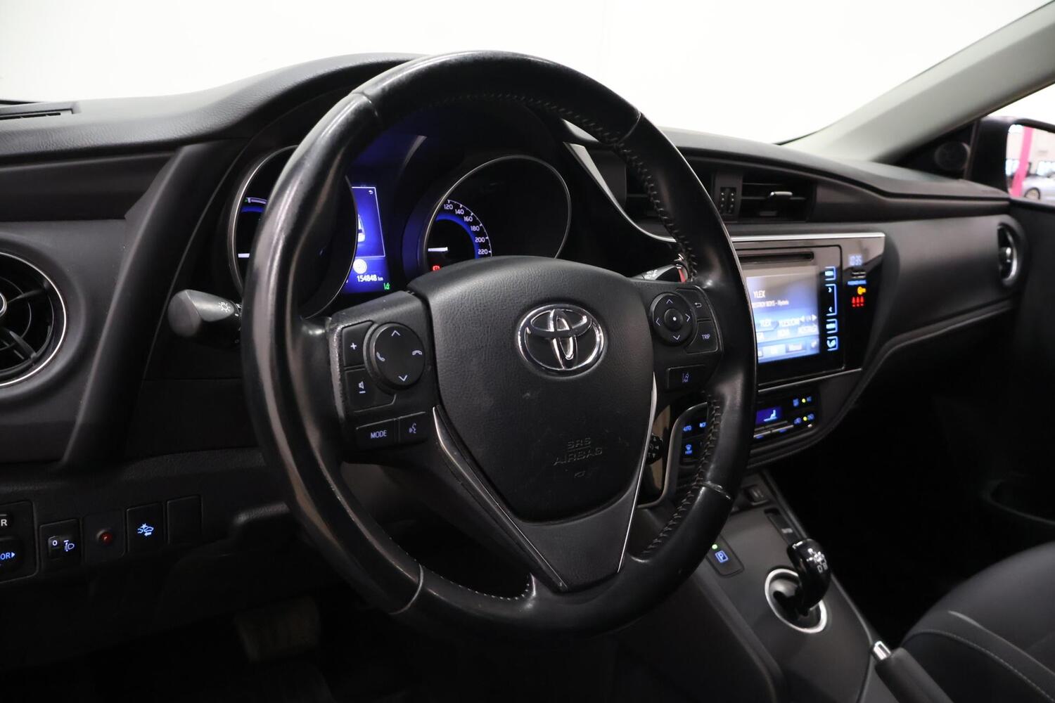 Toyota Auris vaihtoauto