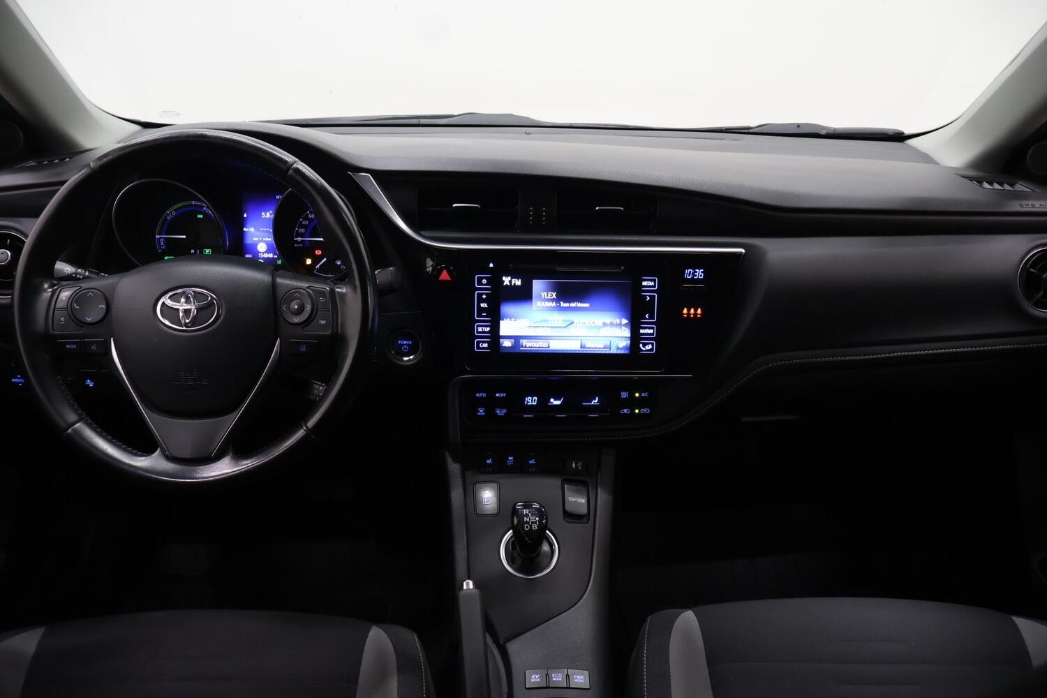 Toyota Auris vaihtoauto