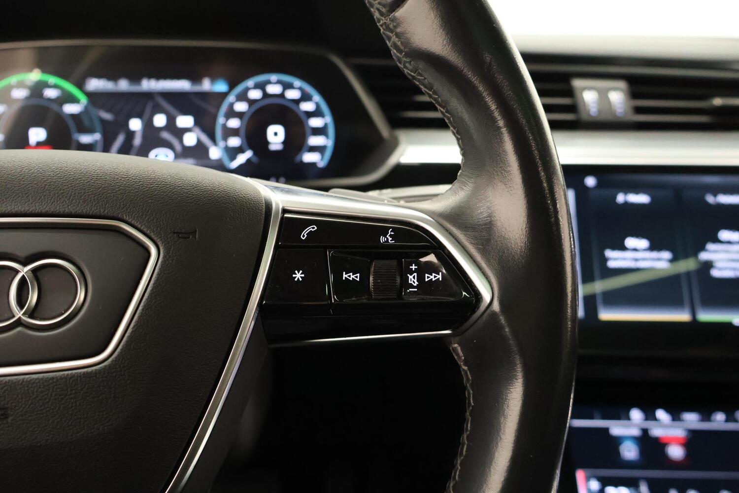 Audi Q8 e-tron vaihtoauto