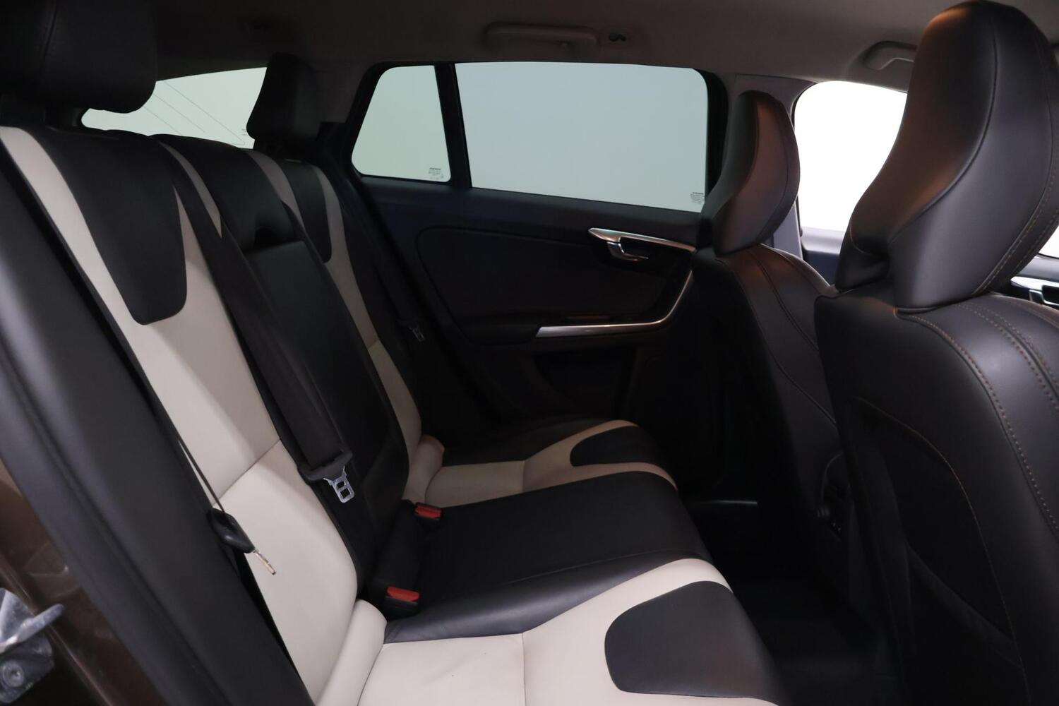 Volvo V60 Cross Country vaihtoauto