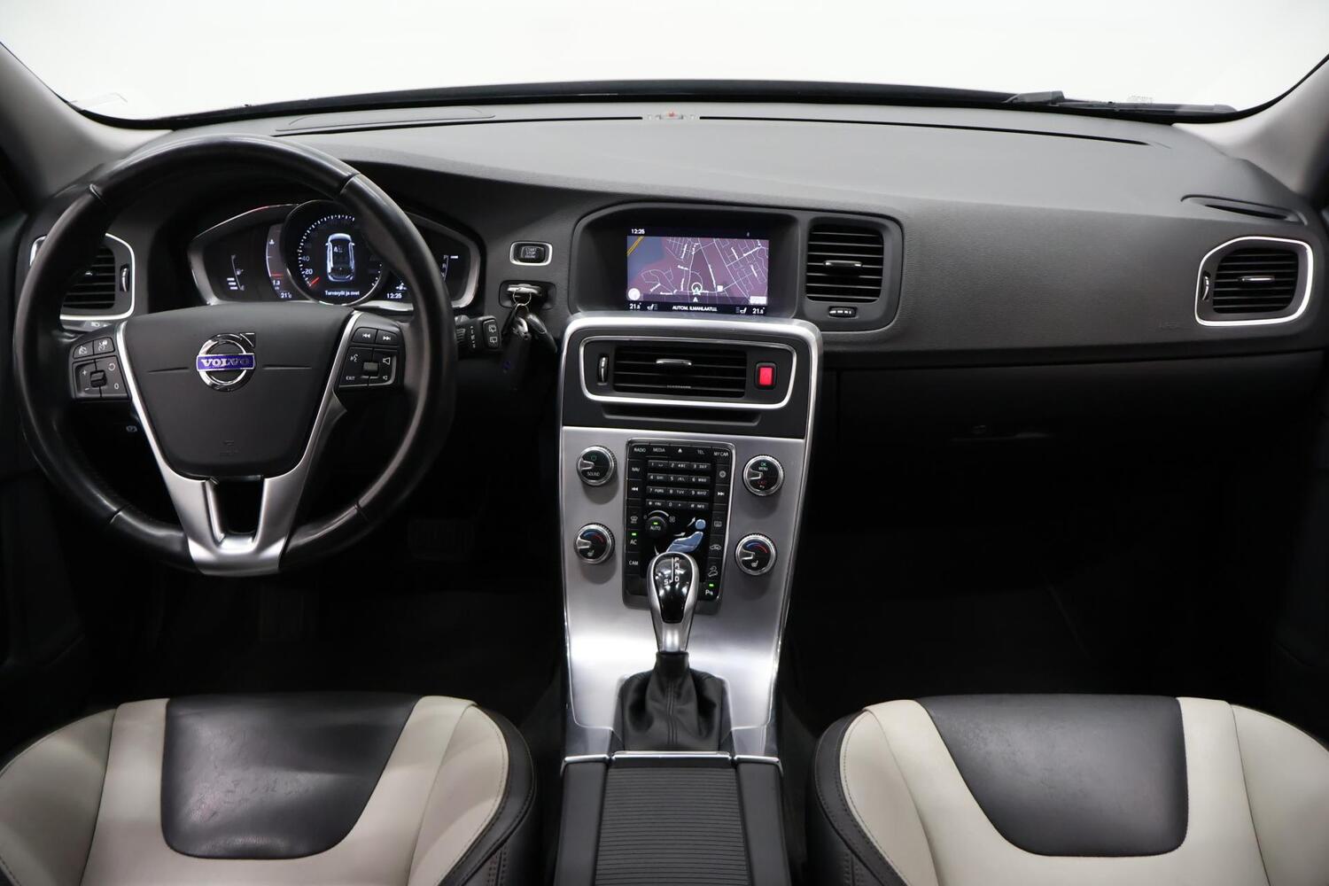 Volvo V60 Cross Country vaihtoauto