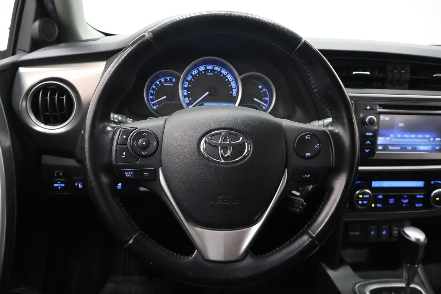 Toyota Auris vaihtoauto