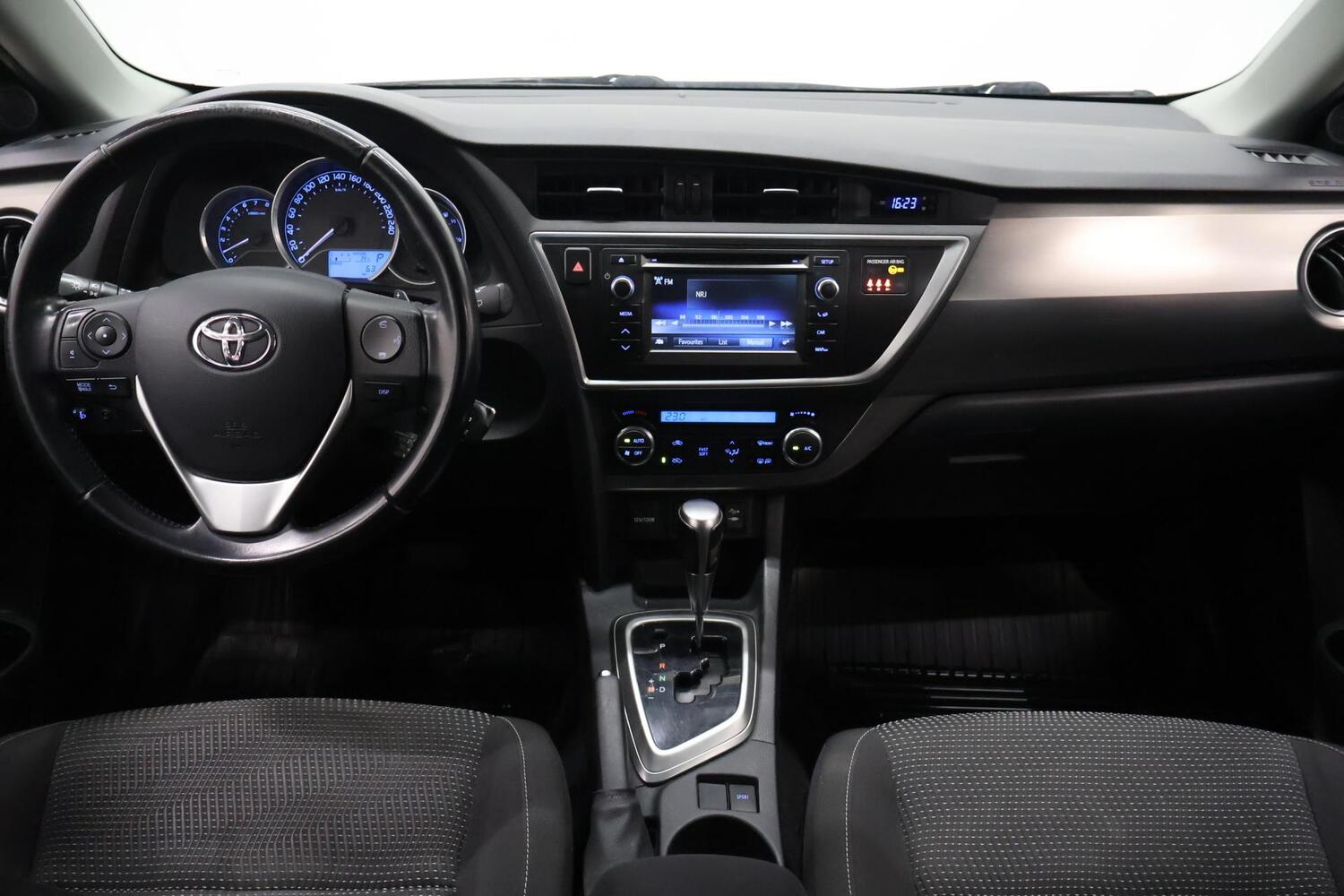 Toyota Auris vaihtoauto