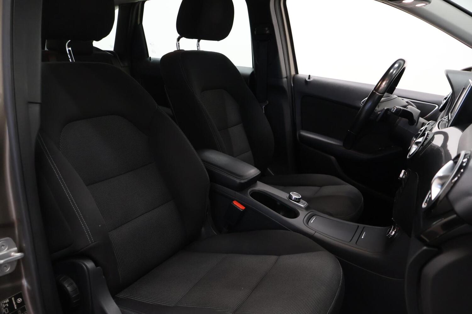 Mercedes-Benz B vaihtoauto