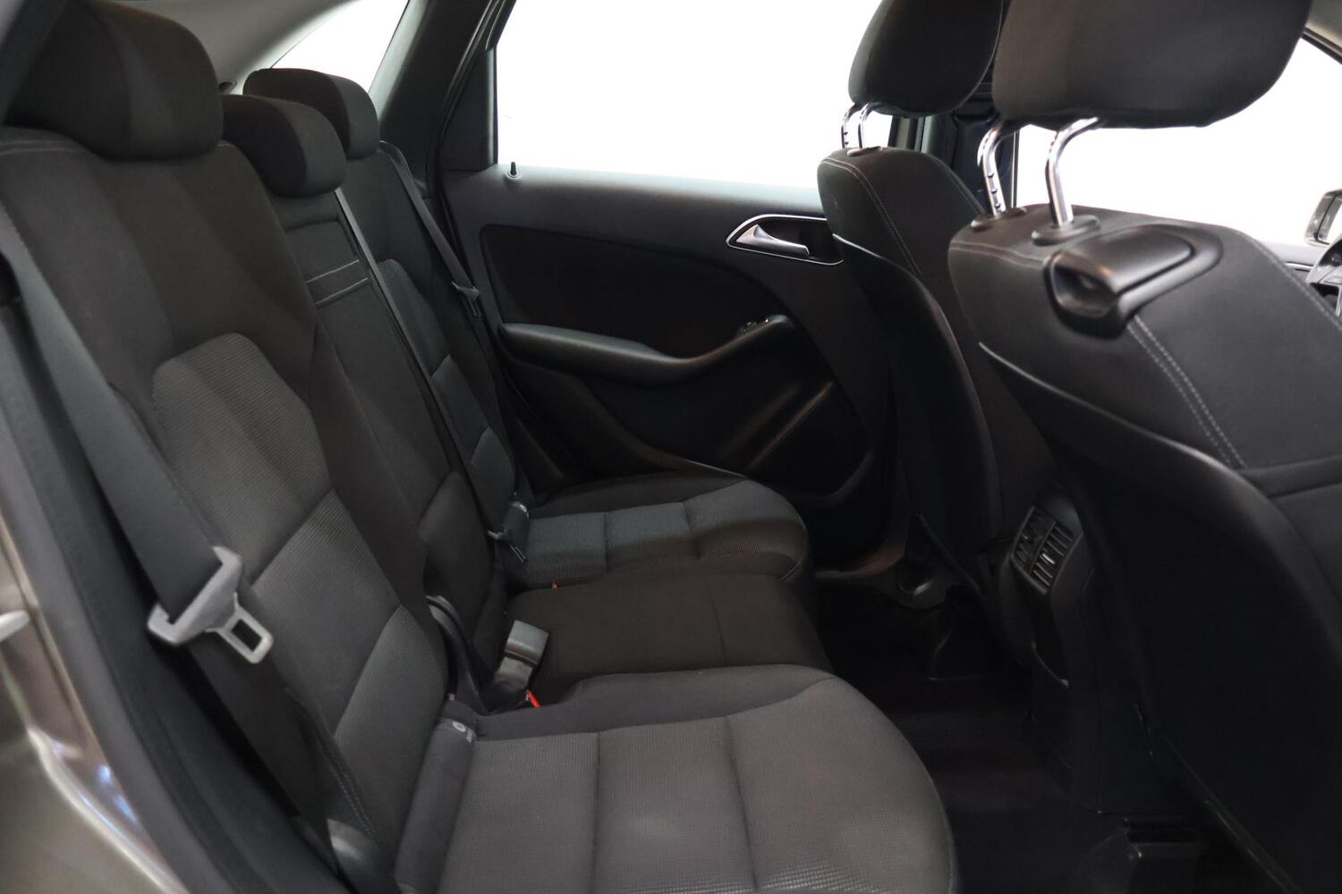 Mercedes-Benz B vaihtoauto