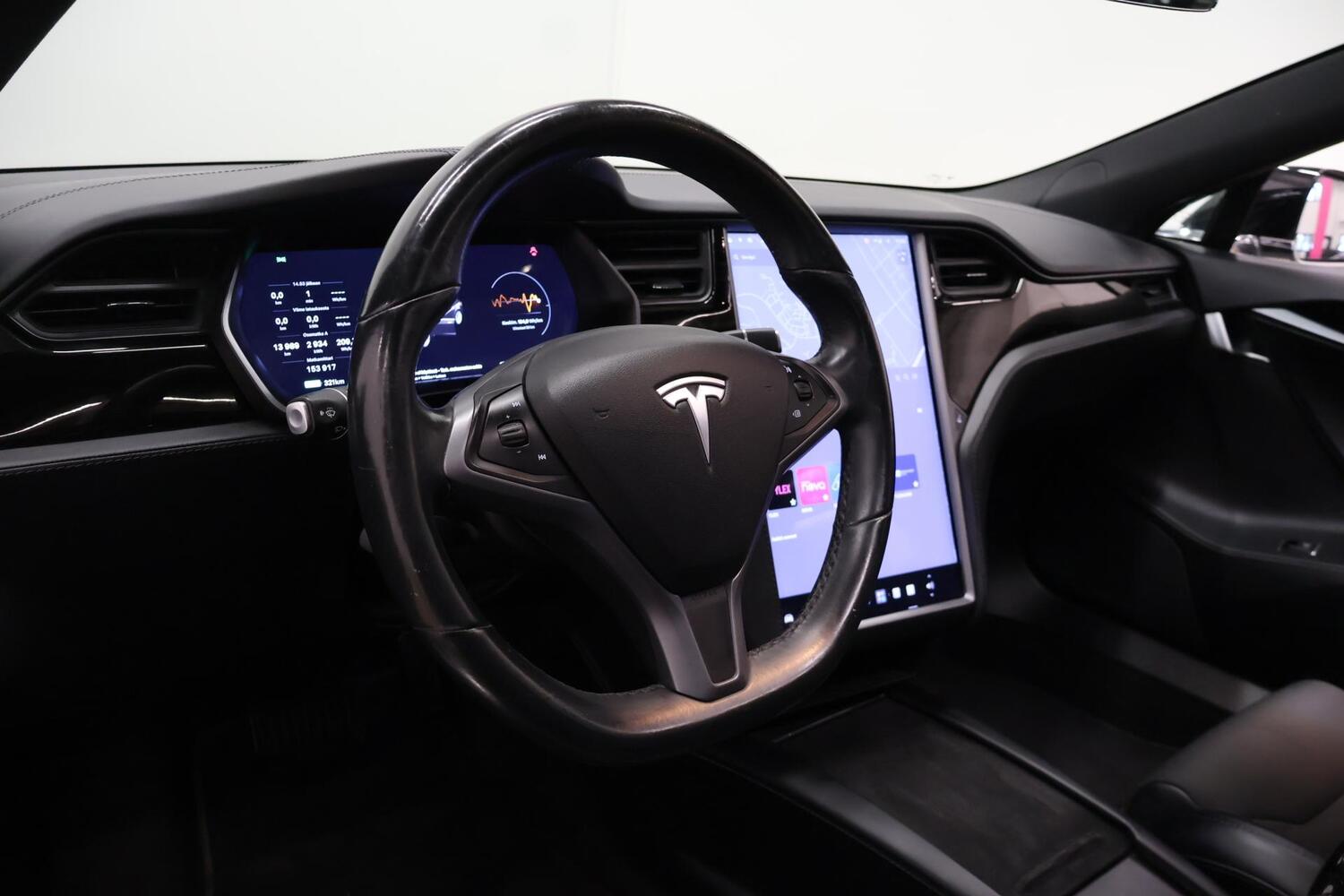 Tesla Model S vaihtoauto