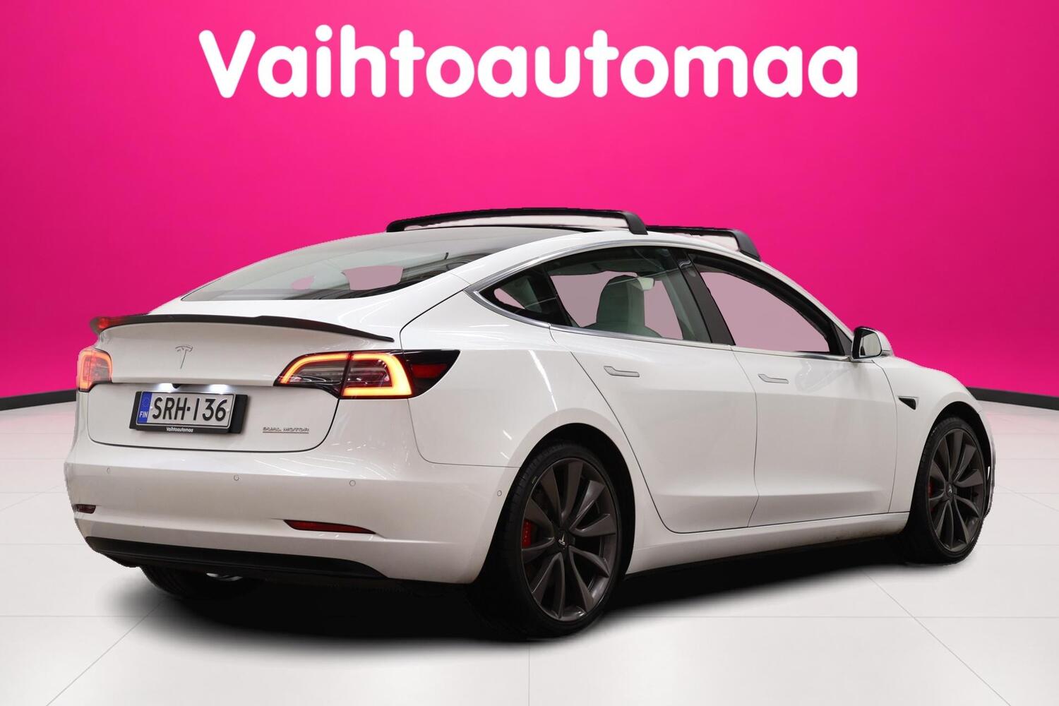 Tesla Model 3 vaihtoauto
