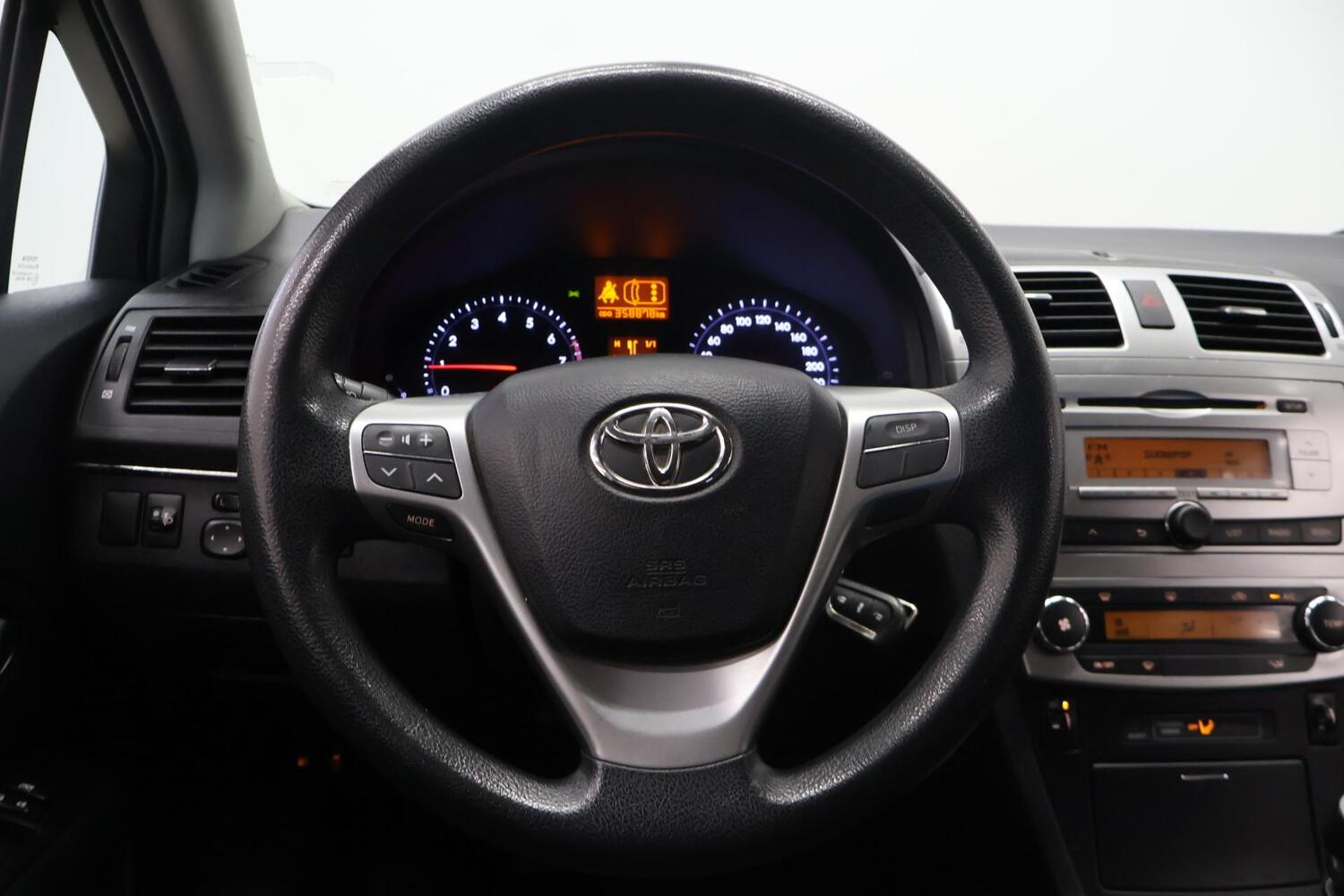 Toyota Avensis vaihtoauto