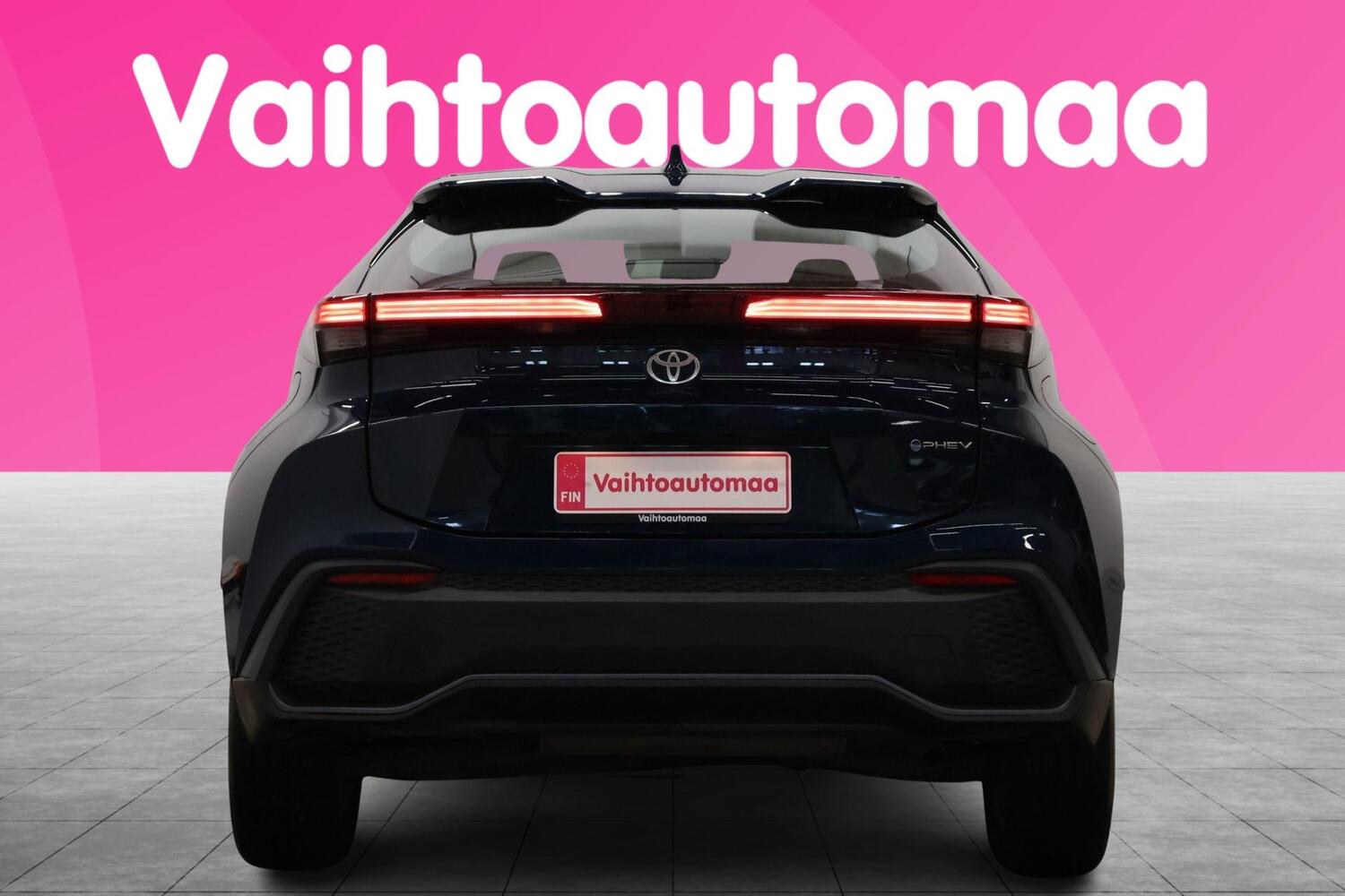 Toyota C-HR vaihtoauto