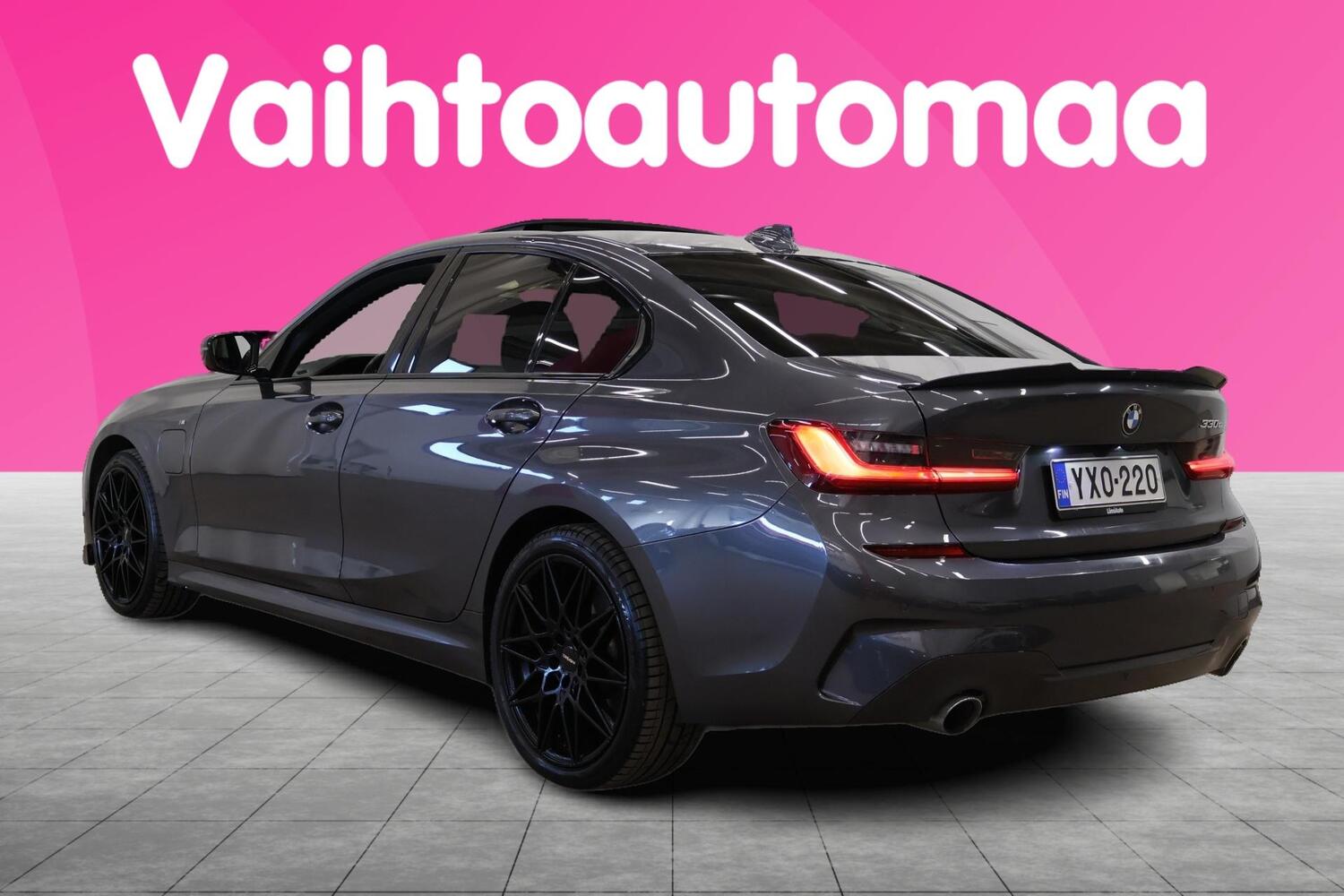 BMW 330 vaihtoauto