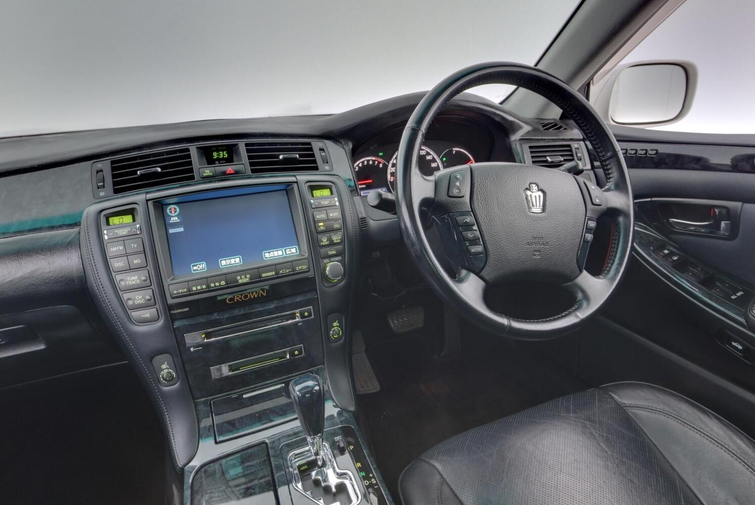 Toyota Crown vaihtoauto