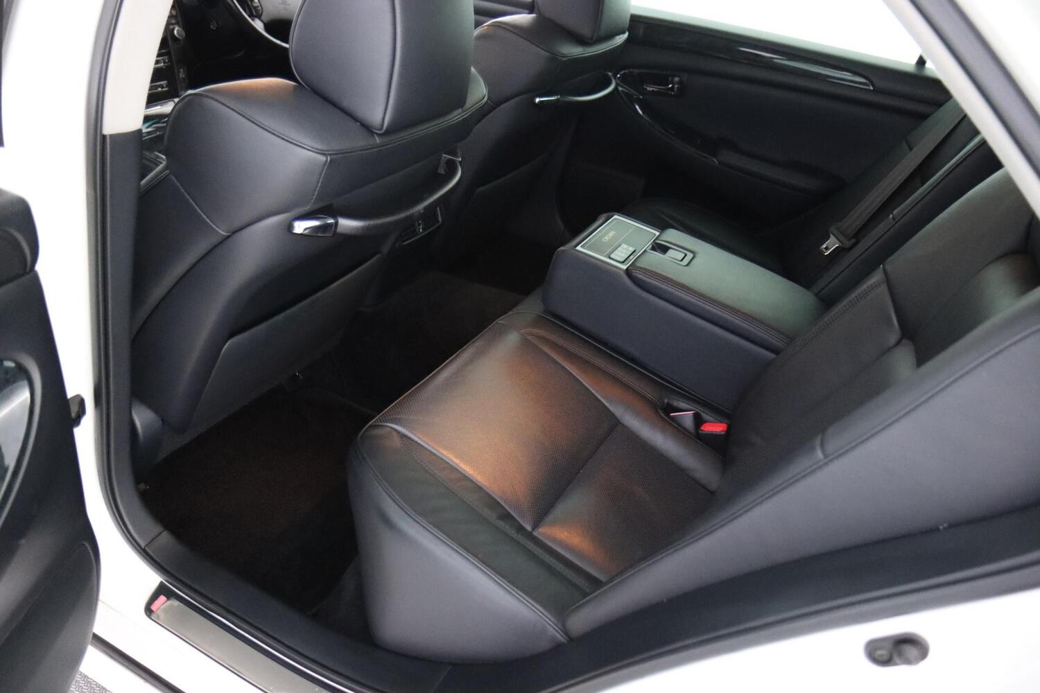 Toyota Crown vaihtoauto