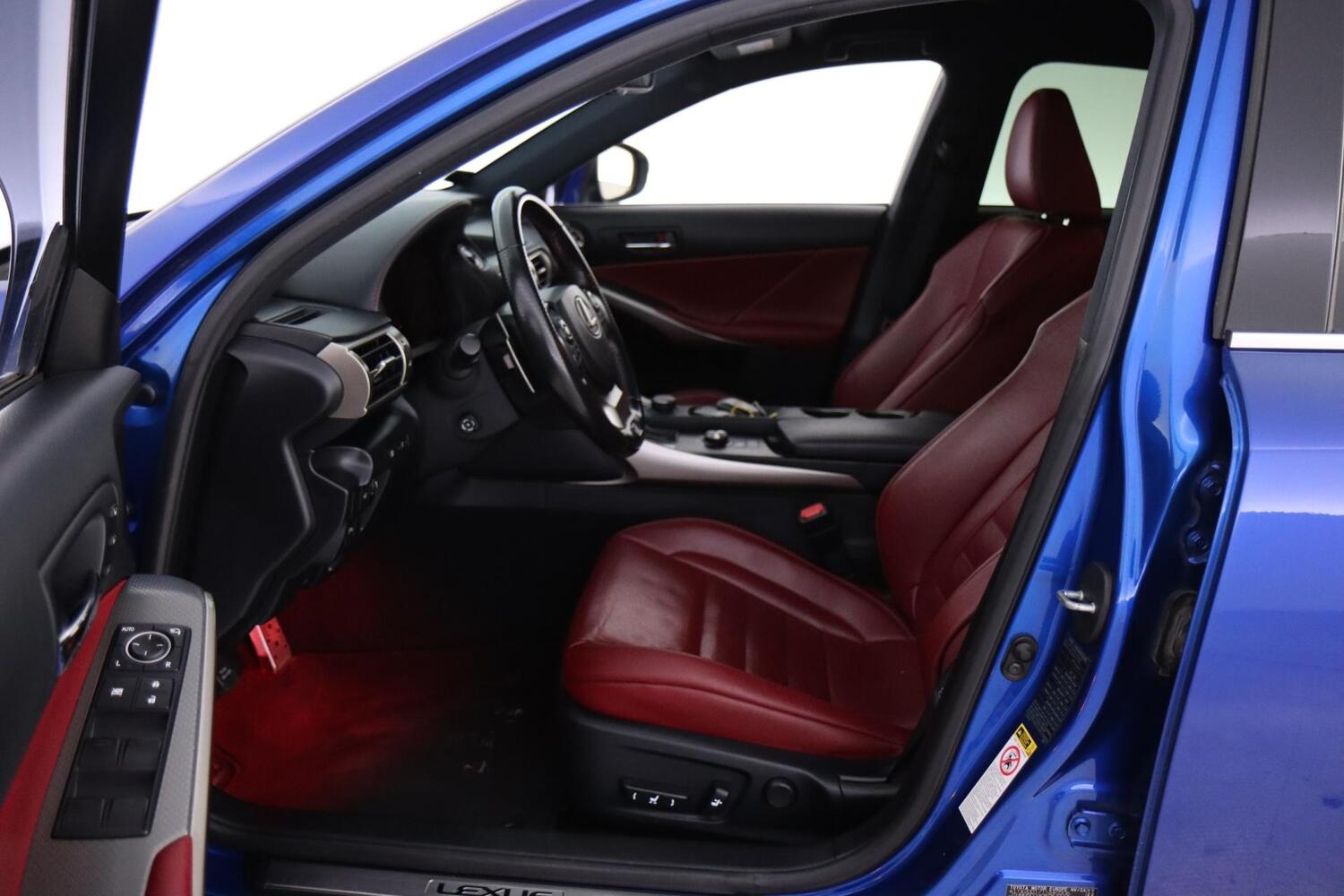 Lexus IS vaihtoauto