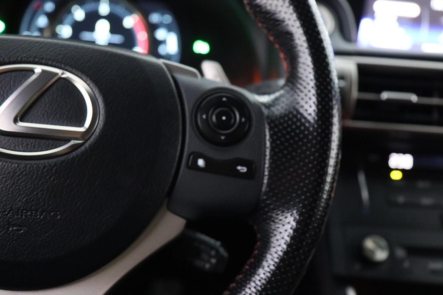 Lexus IS vaihtoauto