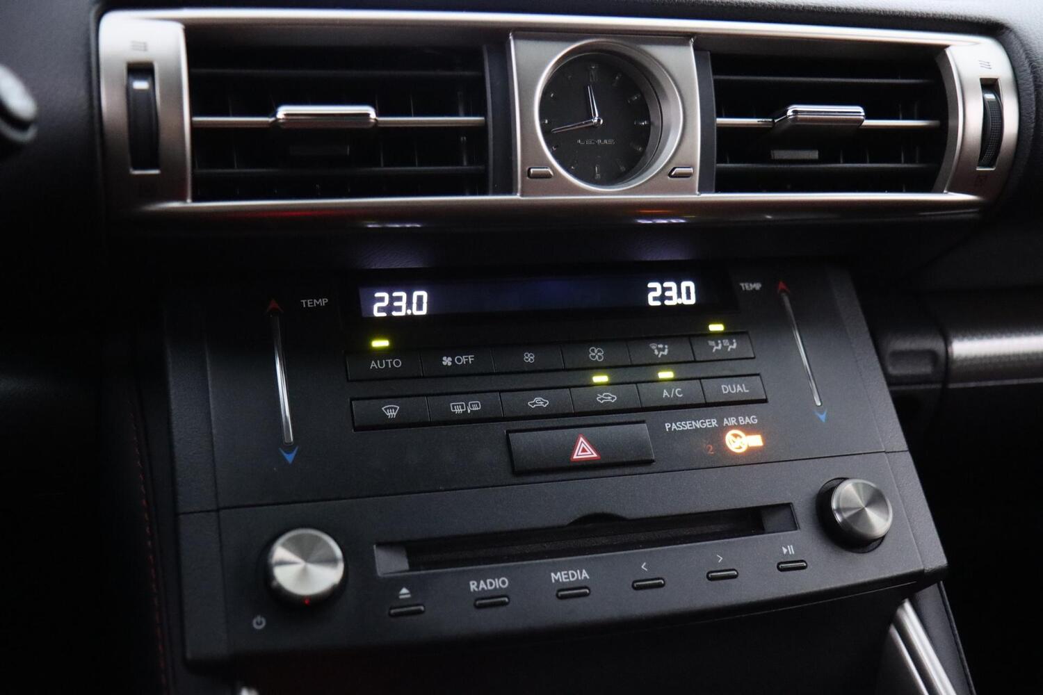 Lexus IS vaihtoauto