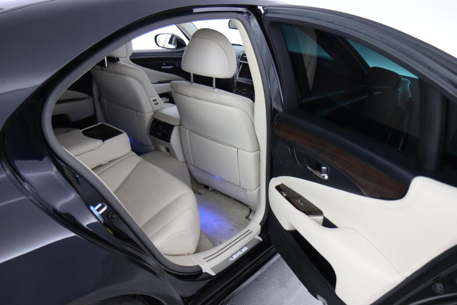 Lexus LS vaihtoauto