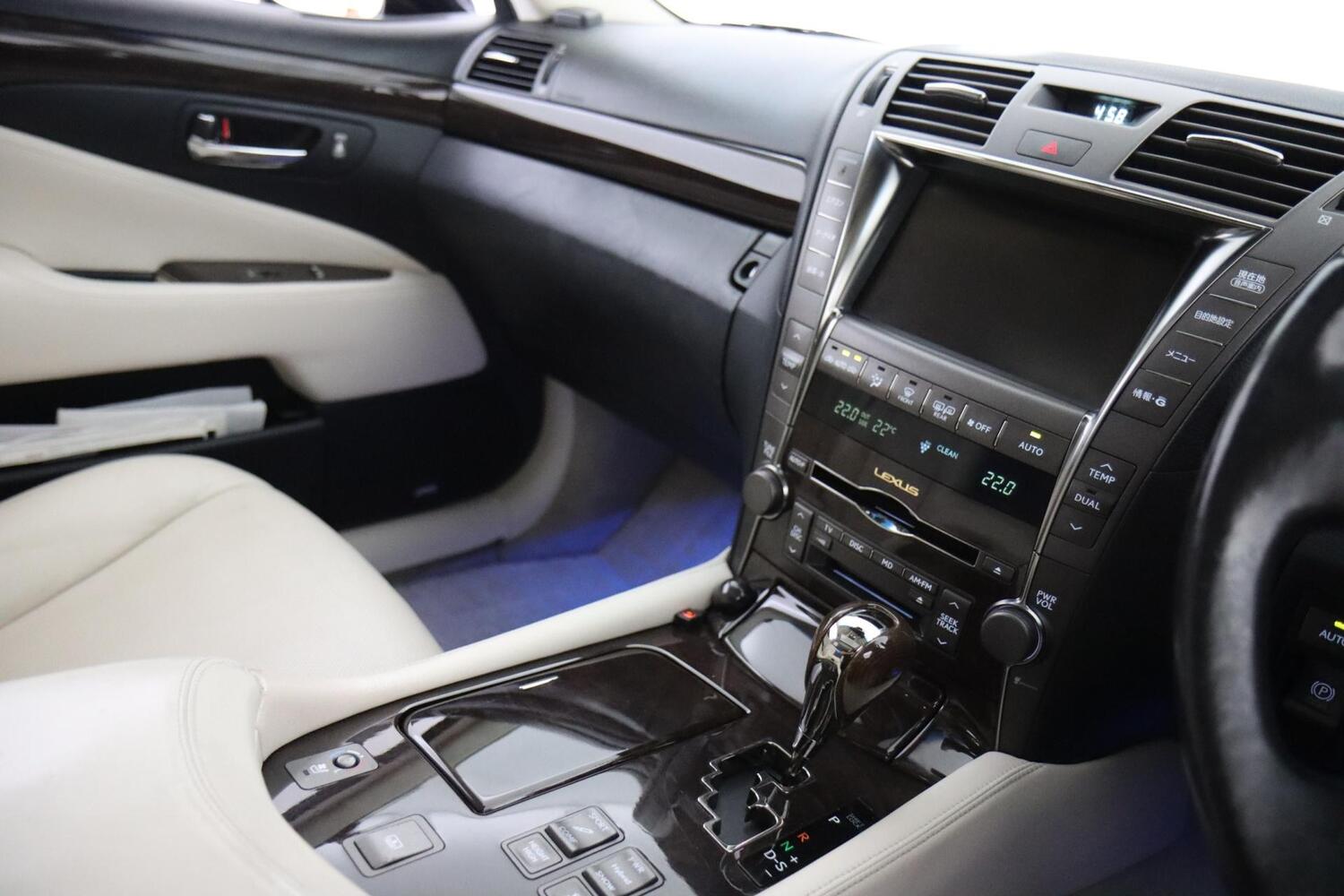 Lexus LS vaihtoauto