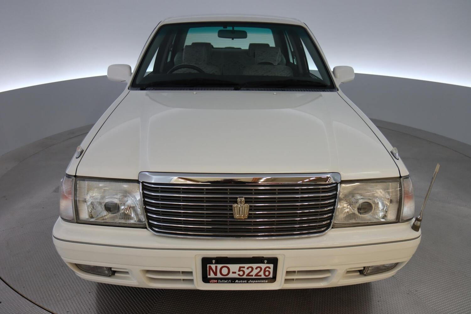 Toyota Crown vaihtoauto