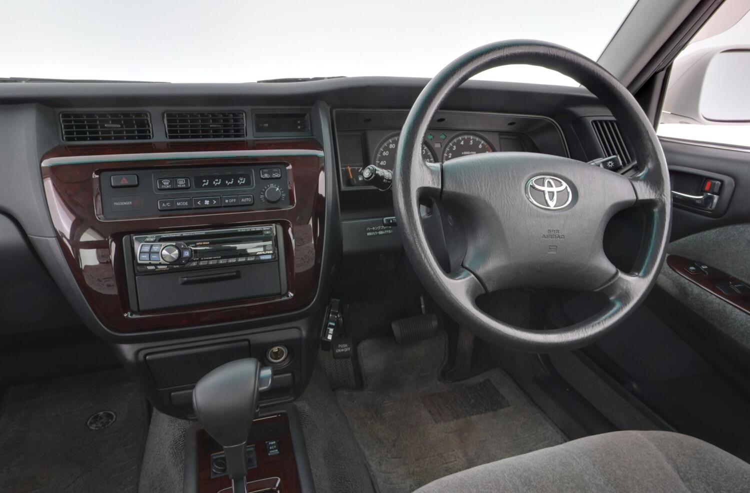 Toyota Crown vaihtoauto