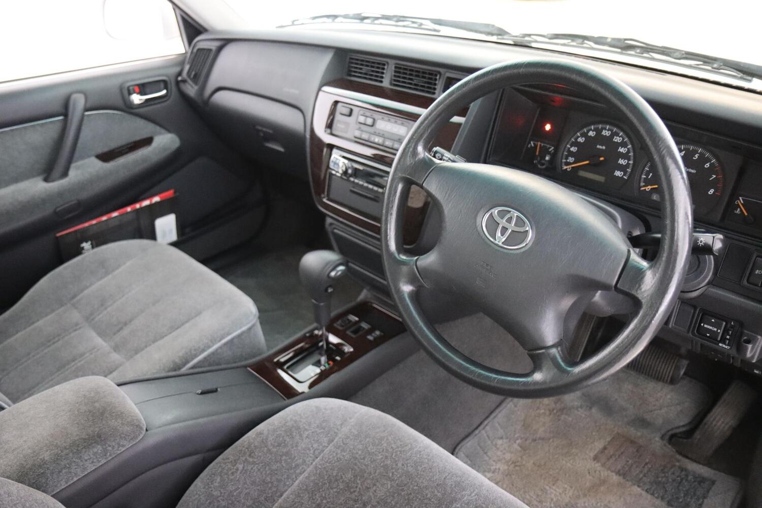 Toyota Crown vaihtoauto